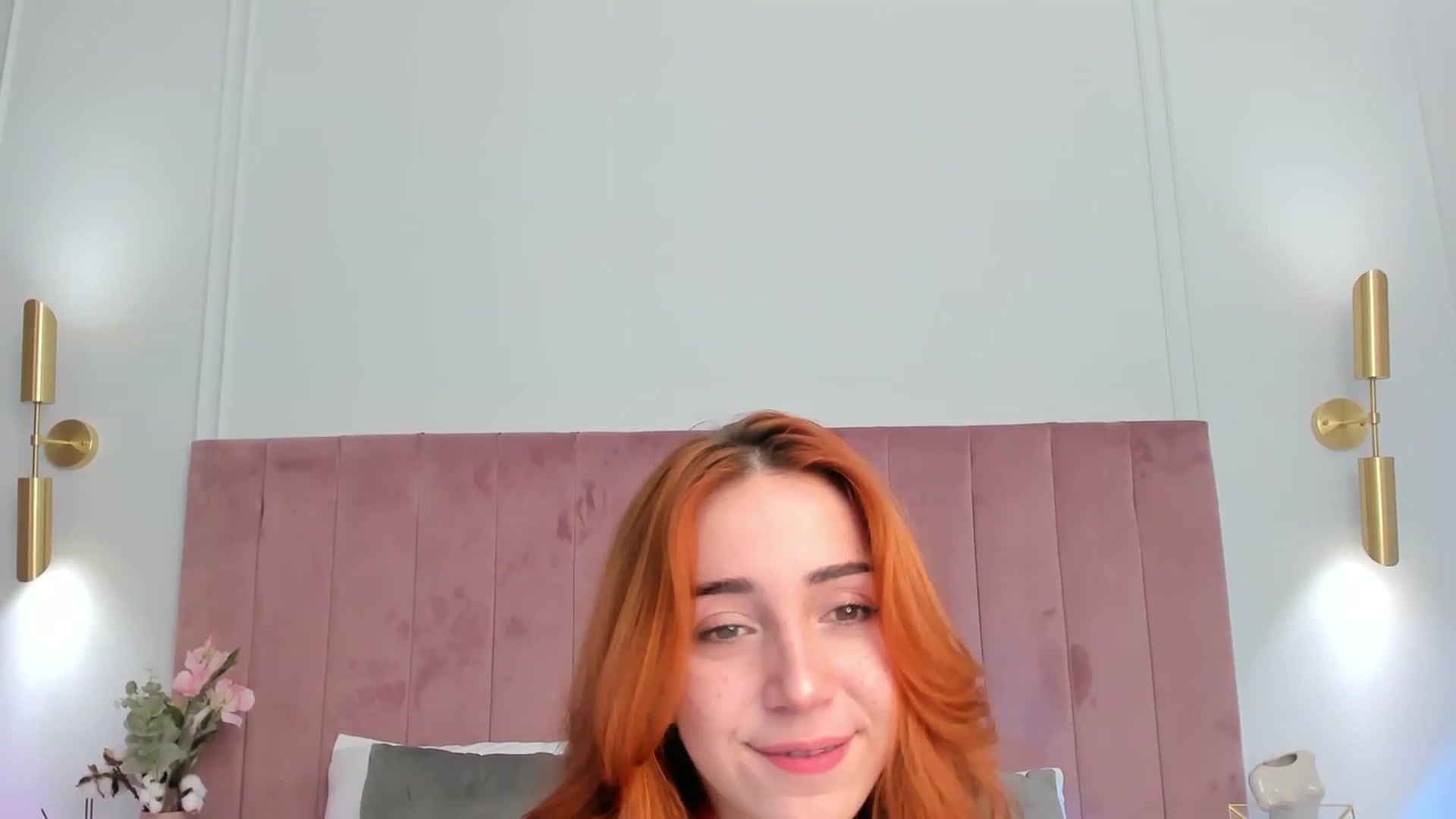Gallery image thumbnail from ElsaYoung's myfreecams stream on, 10/22/2023, 20:04 image 19 of 20