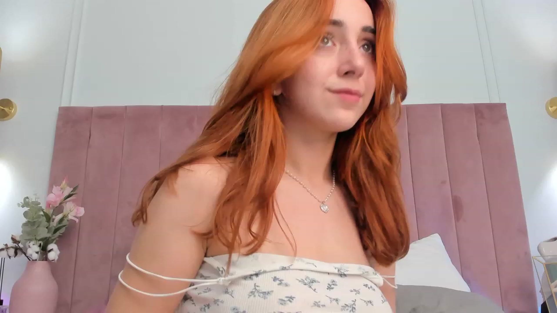 Gallery image thumbnail from ElsaYoung's myfreecams stream on, 10/22/2023, 23:19 image 7 of 20