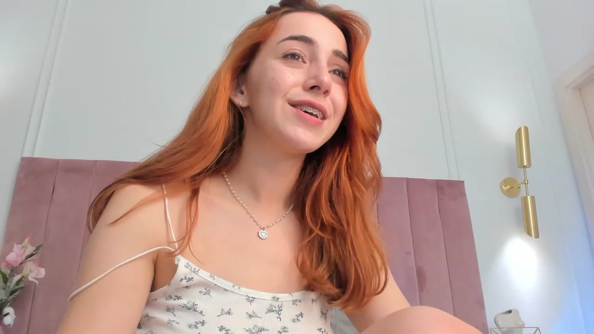 Gallery image thumbnail from ElsaYoung's myfreecams stream on, 10/23/2023, 01:10 image 13 of 20