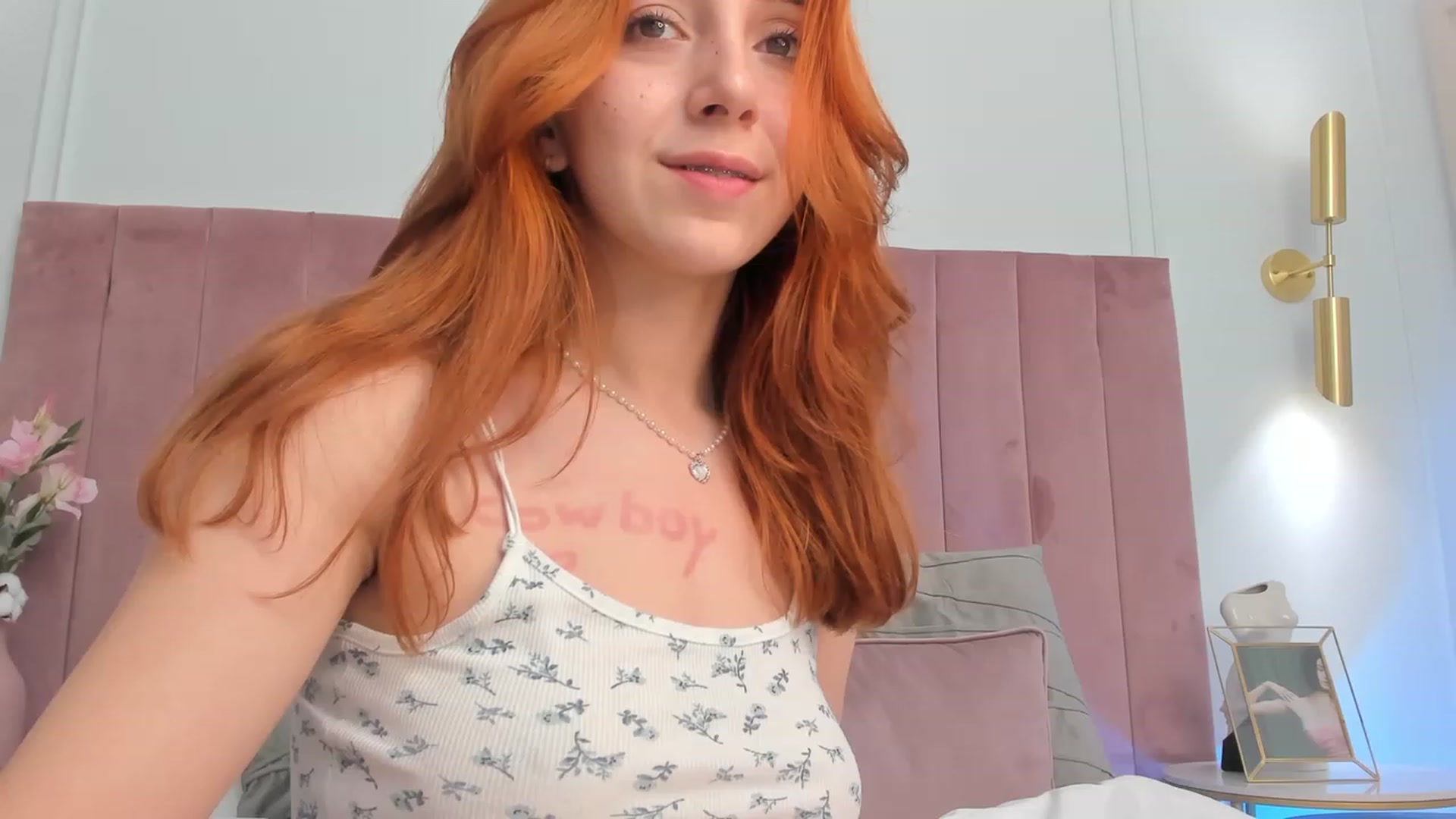 Gallery image thumbnail from ElsaYoung's myfreecams stream on, 10/23/2023, 03:59 image 14 of 20
