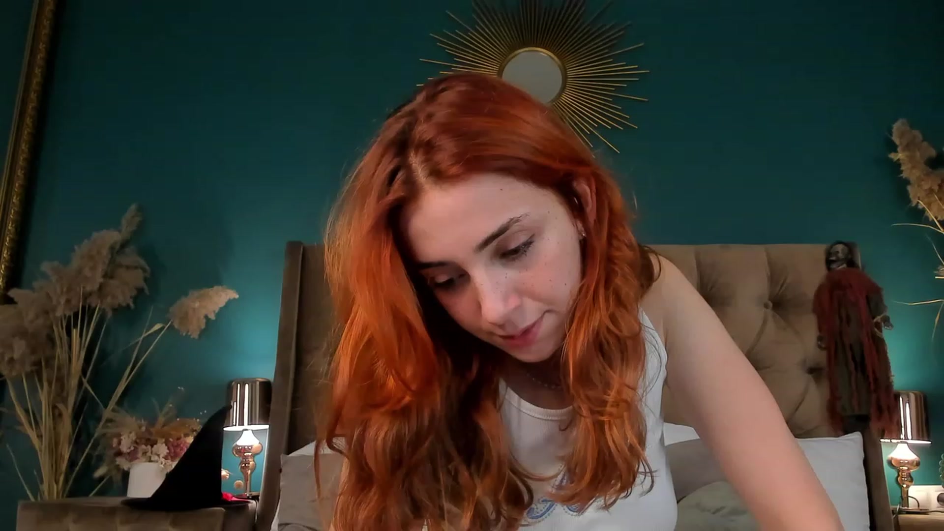 Gallery image thumbnail from ElsaYoung's myfreecams stream on, 10/25/2023, 13:25 image 13 of 20