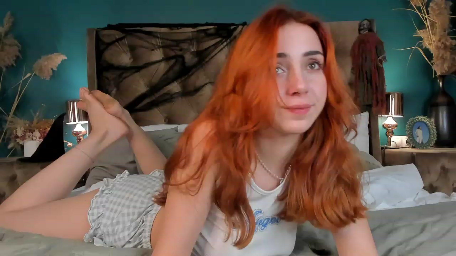 Gallery image thumbnail from ElsaYoung's myfreecams stream on, 10/25/2023, 14:10 image 6 of 20