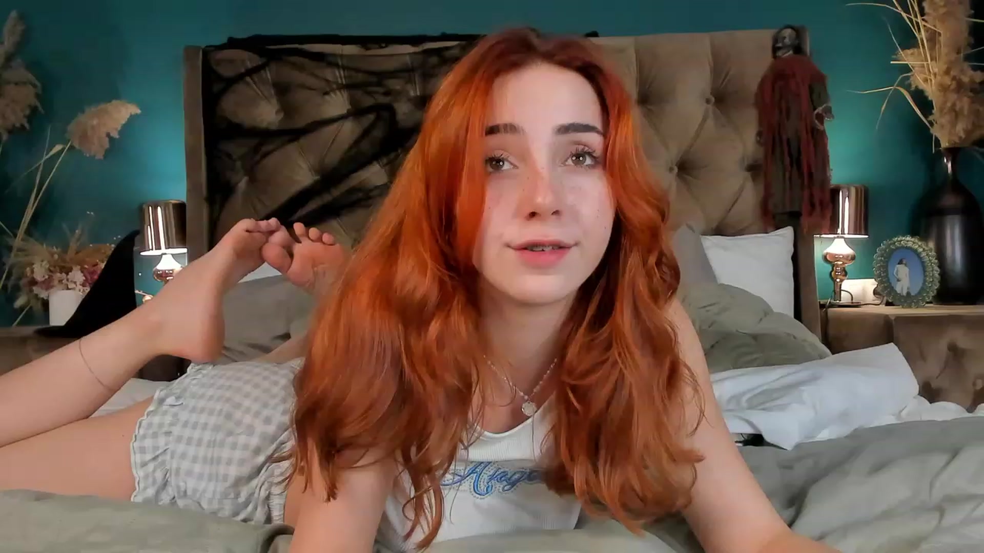 Gallery image thumbnail from ElsaYoung's myfreecams stream on, 10/25/2023, 14:10 image 12 of 20