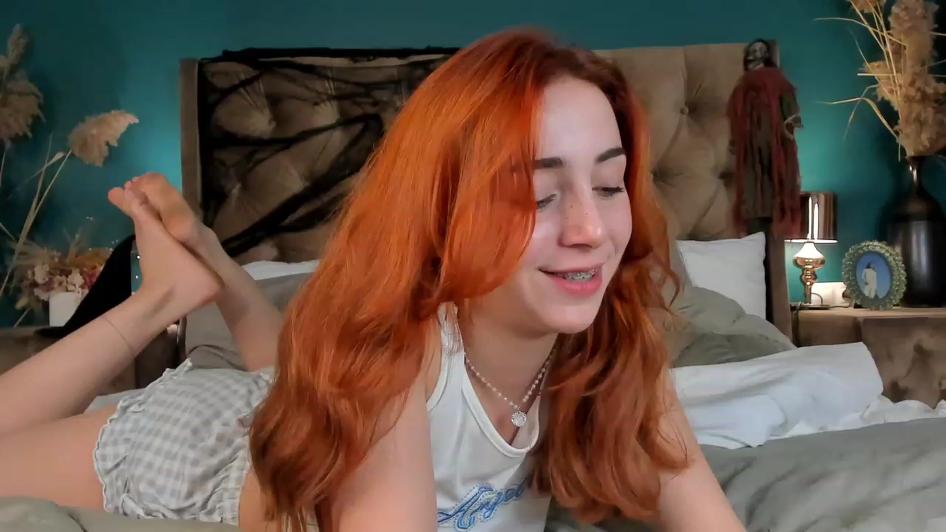 Gallery image thumbnail from ElsaYoung's myfreecams stream on, 10/25/2023, 14:10 image 7 of 20