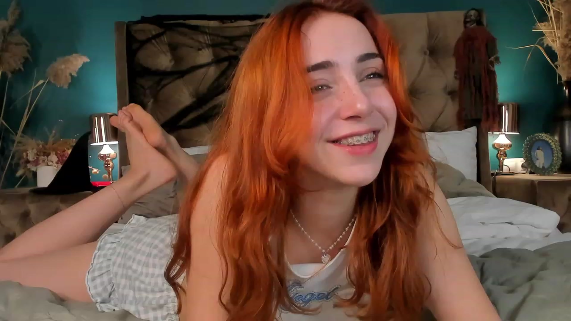 Gallery image thumbnail from ElsaYoung's myfreecams stream on, 10/25/2023, 16:11 image 12 of 20
