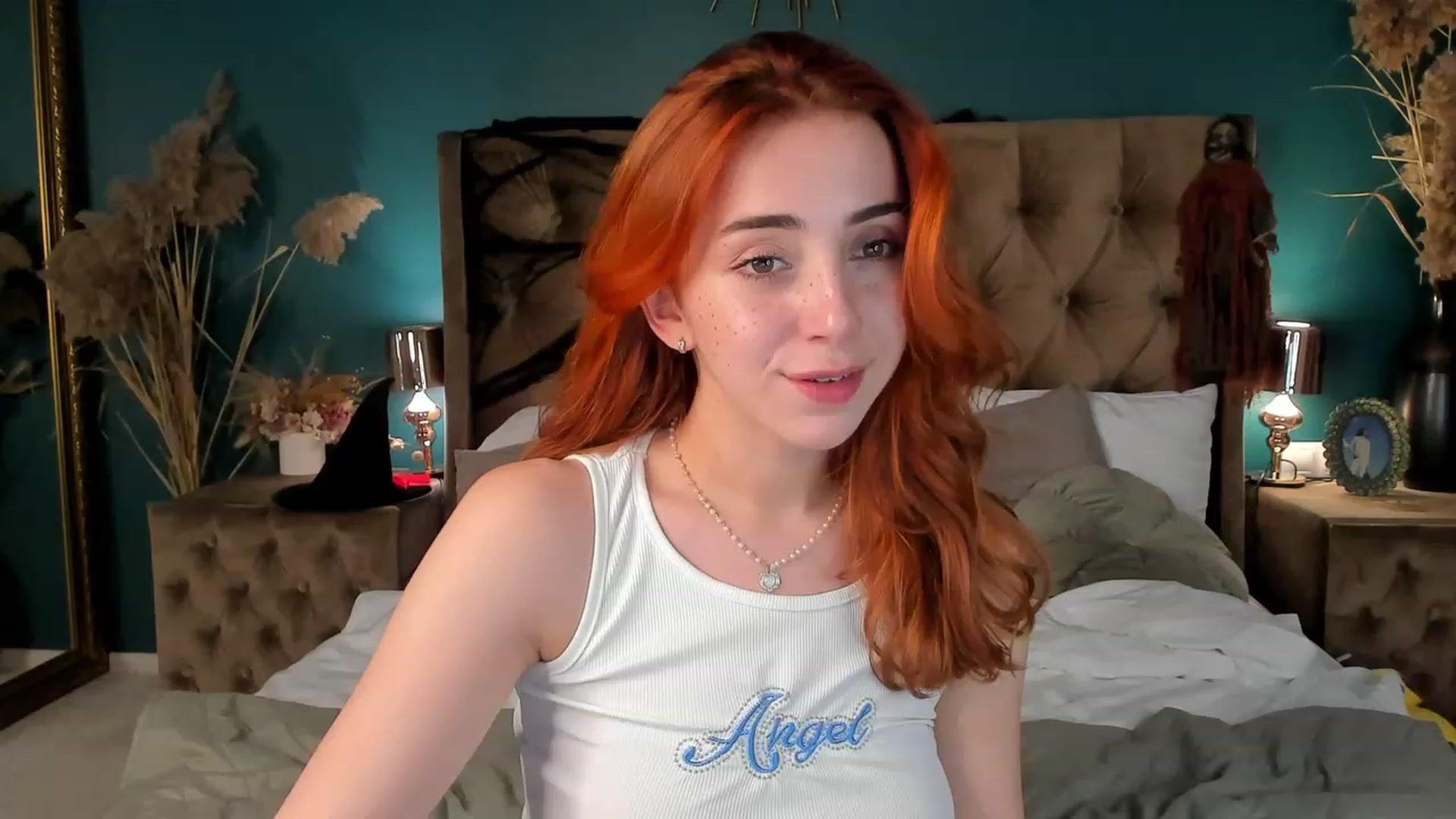 Gallery image thumbnail from ElsaYoung's myfreecams stream on, 10/25/2023, 16:11 image 5 of 20
