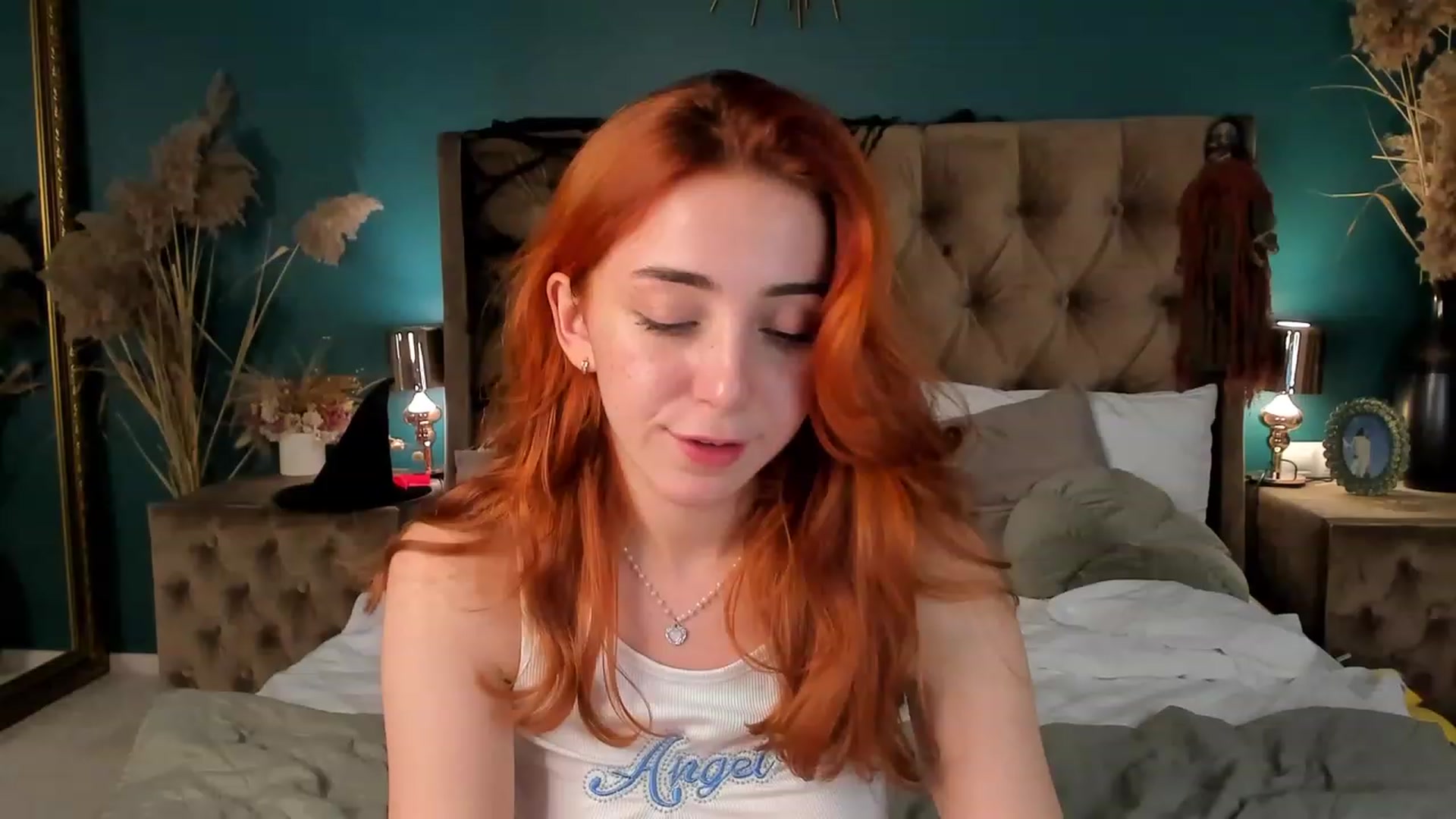 Gallery image thumbnail from ElsaYoung's myfreecams stream on, 10/25/2023, 16:11 image 6 of 20