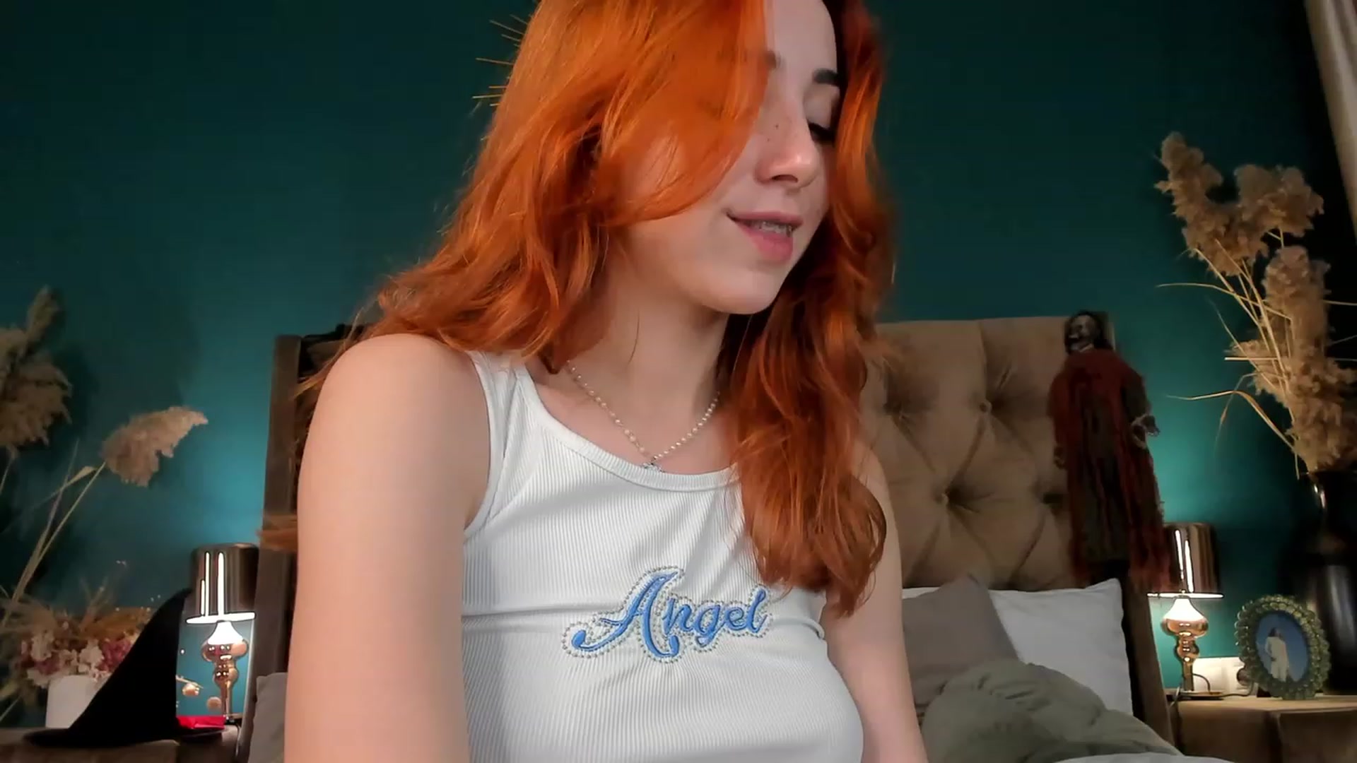 Gallery image thumbnail from ElsaYoung's myfreecams stream on, 10/25/2023, 16:11 image 18 of 20