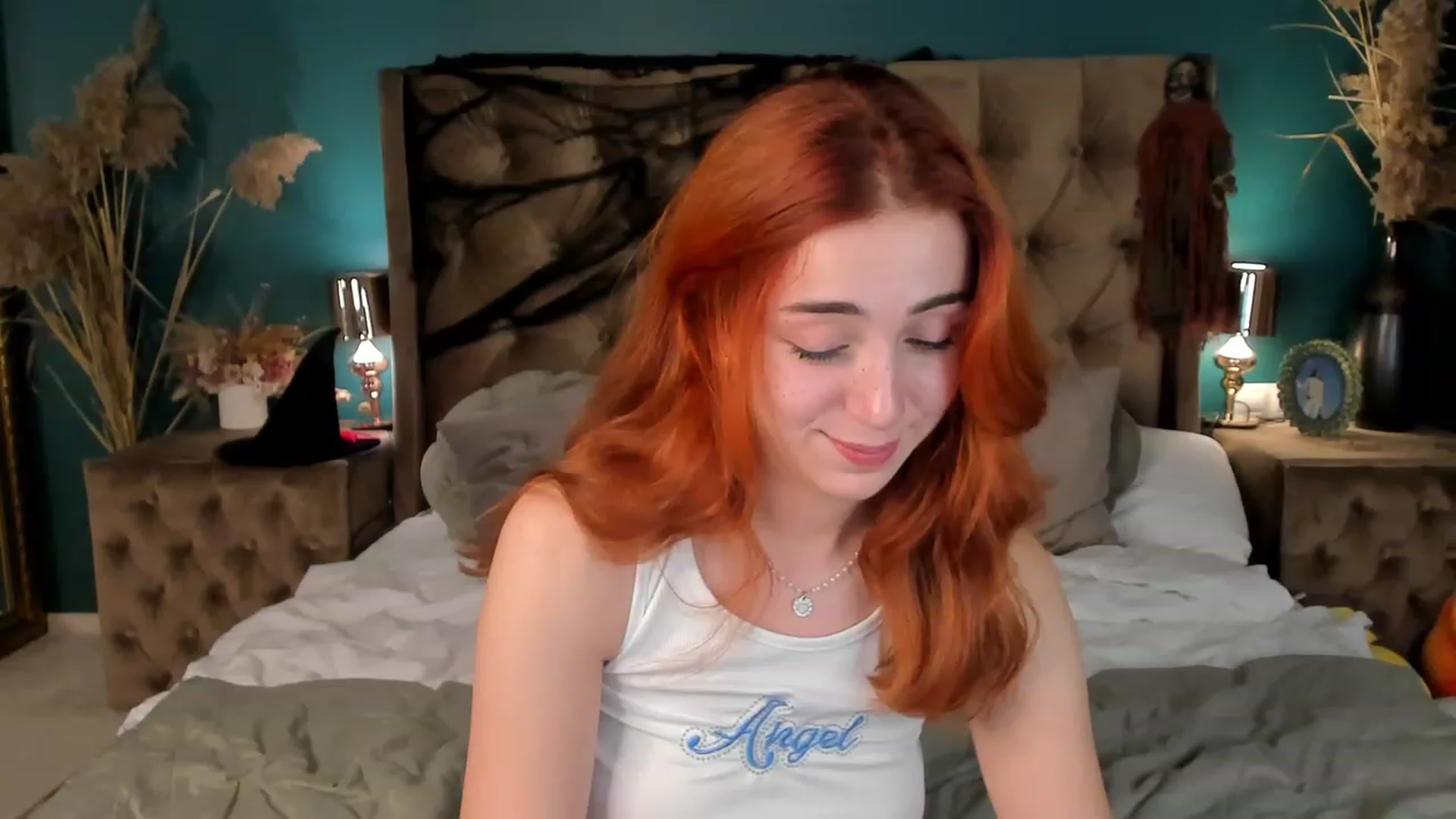 Gallery image thumbnail from ElsaYoung's myfreecams stream on, 10/25/2023, 18:42 image 2 of 20