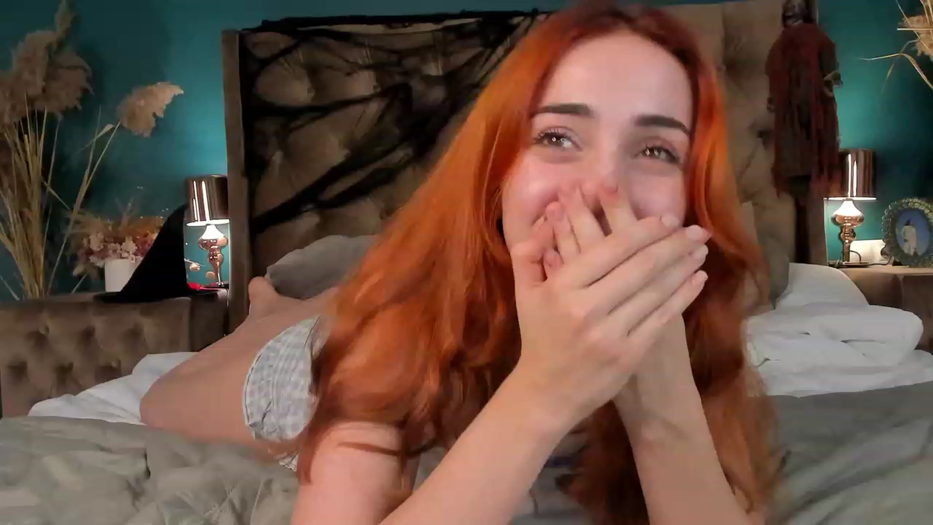 Gallery image thumbnail from ElsaYoung's myfreecams stream on, 10/25/2023, 18:42 image 12 of 20