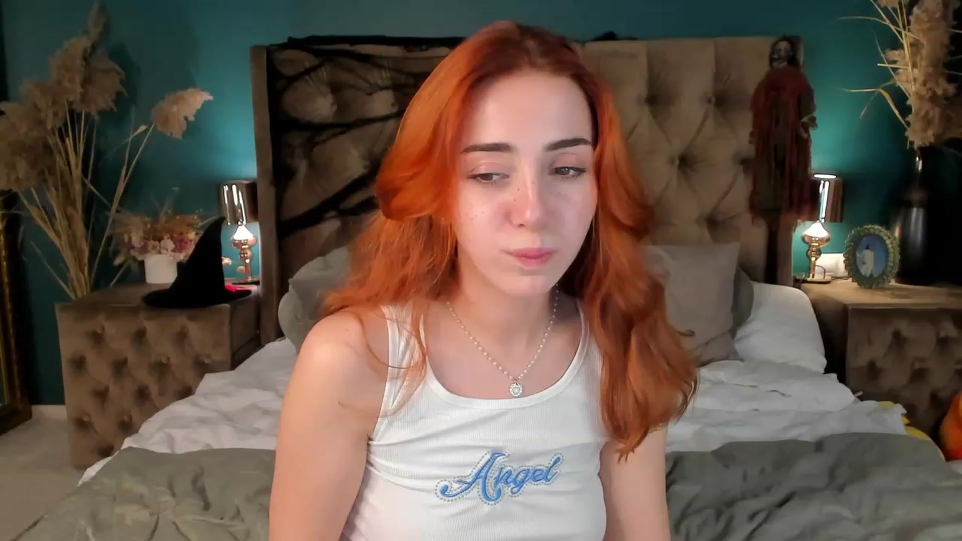 Gallery image thumbnail from ElsaYoung's myfreecams stream on, 10/25/2023, 18:42 image 1 of 20