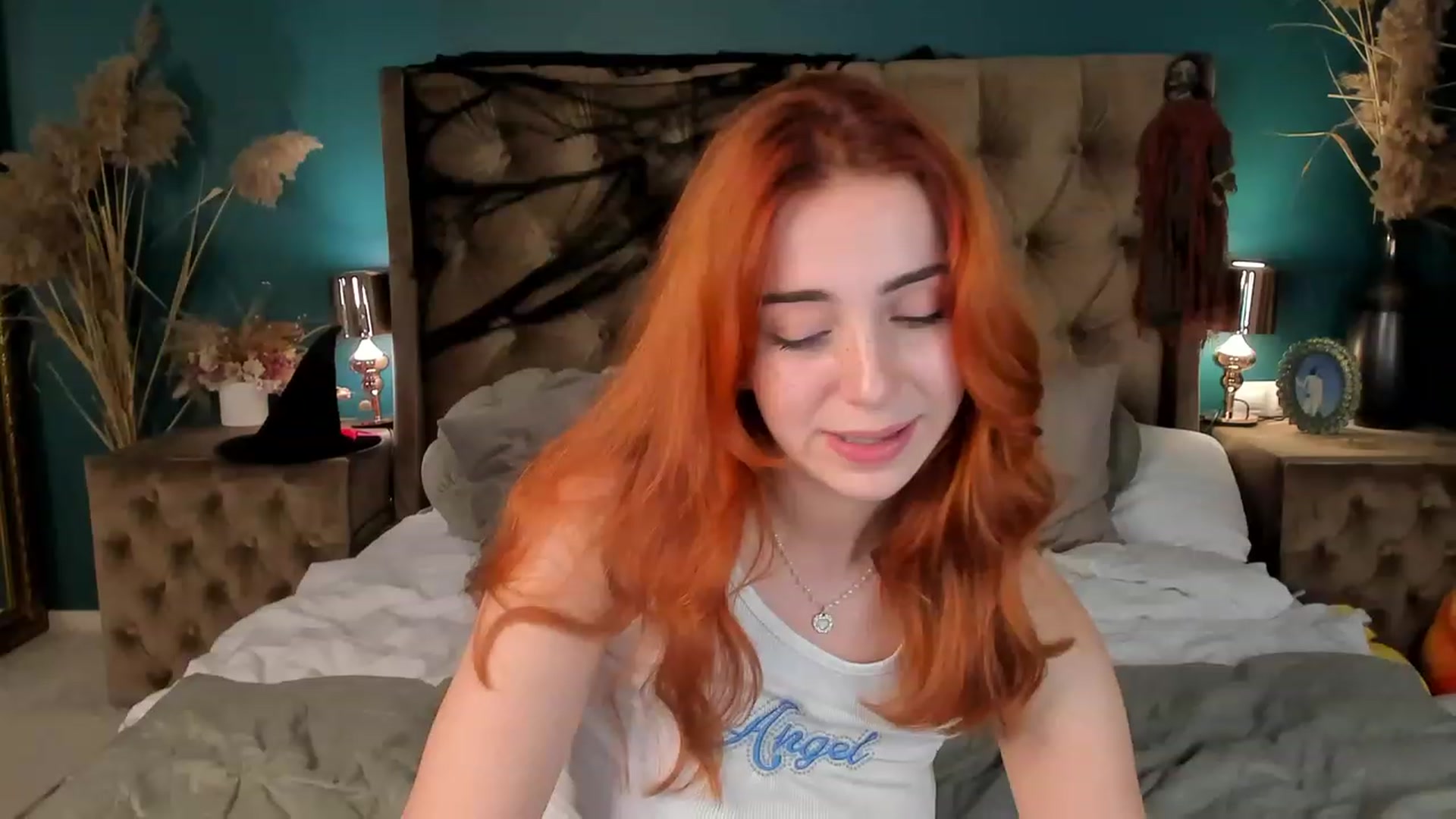 Gallery image thumbnail from ElsaYoung's myfreecams stream on, 10/25/2023, 18:42 image 4 of 20