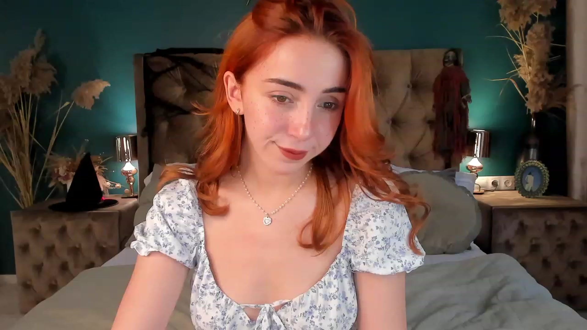 Gallery image thumbnail from ElsaYoung's myfreecams stream on, 10/26/2023, 13:06 image 14 of 20