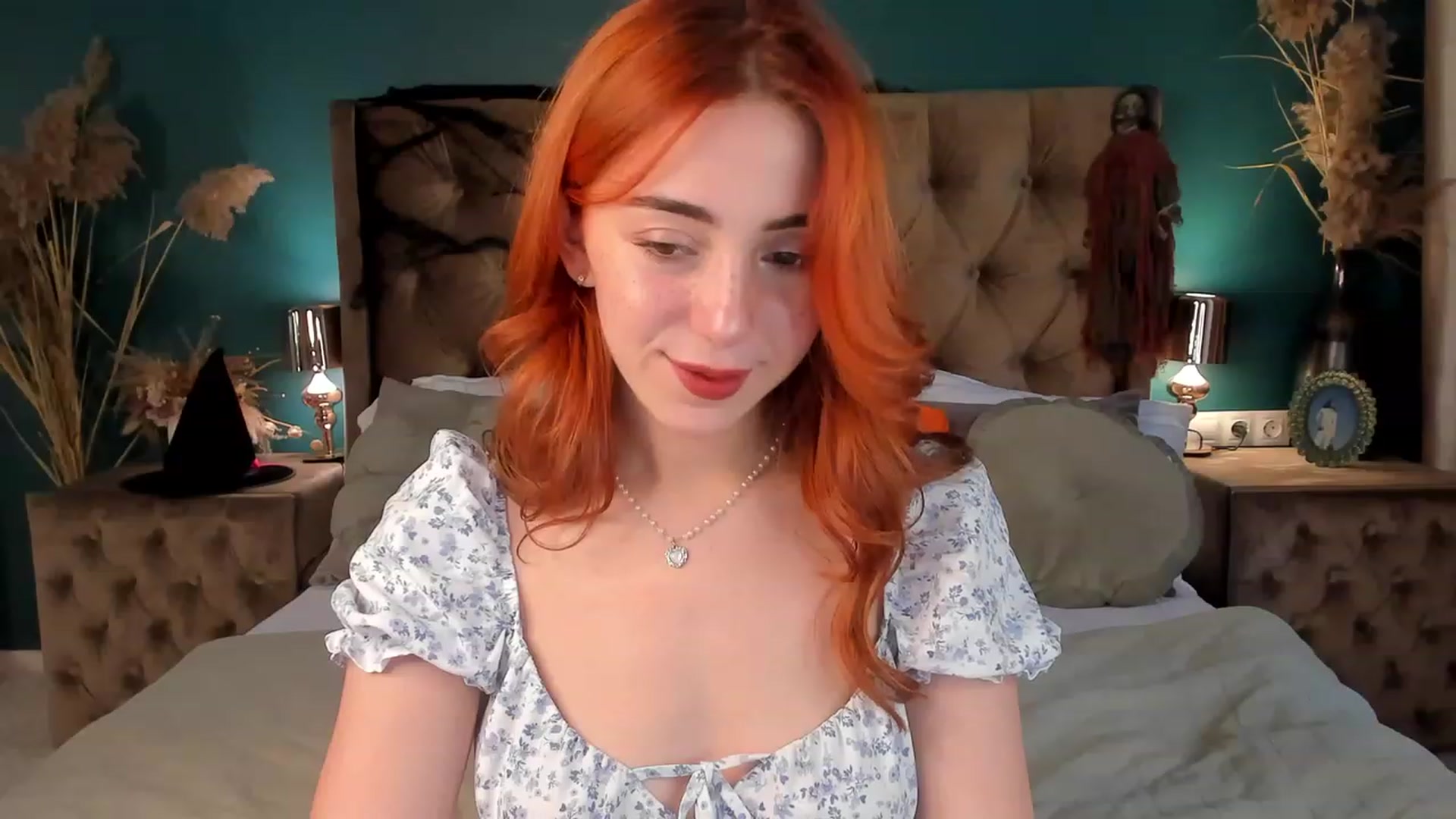Gallery image thumbnail from ElsaYoung's myfreecams stream on, 10/26/2023, 13:06 image 18 of 20