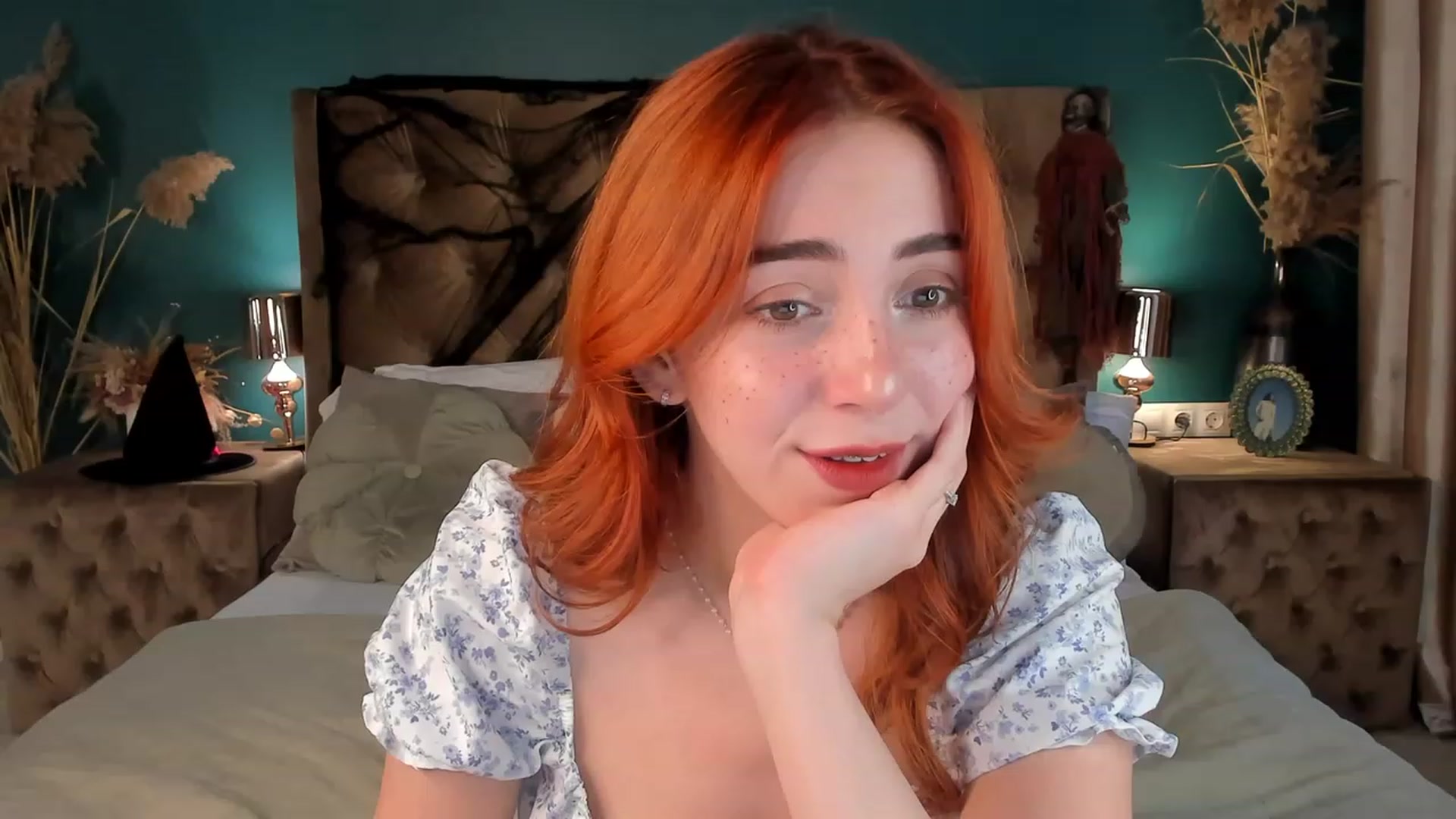Gallery image thumbnail from ElsaYoung's myfreecams stream on, 10/26/2023, 13:24 image 2 of 20
