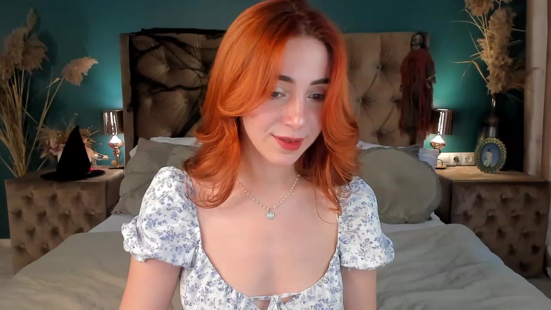 Gallery image thumbnail from ElsaYoung's myfreecams stream on, 10/26/2023, 13:54 image 9 of 20