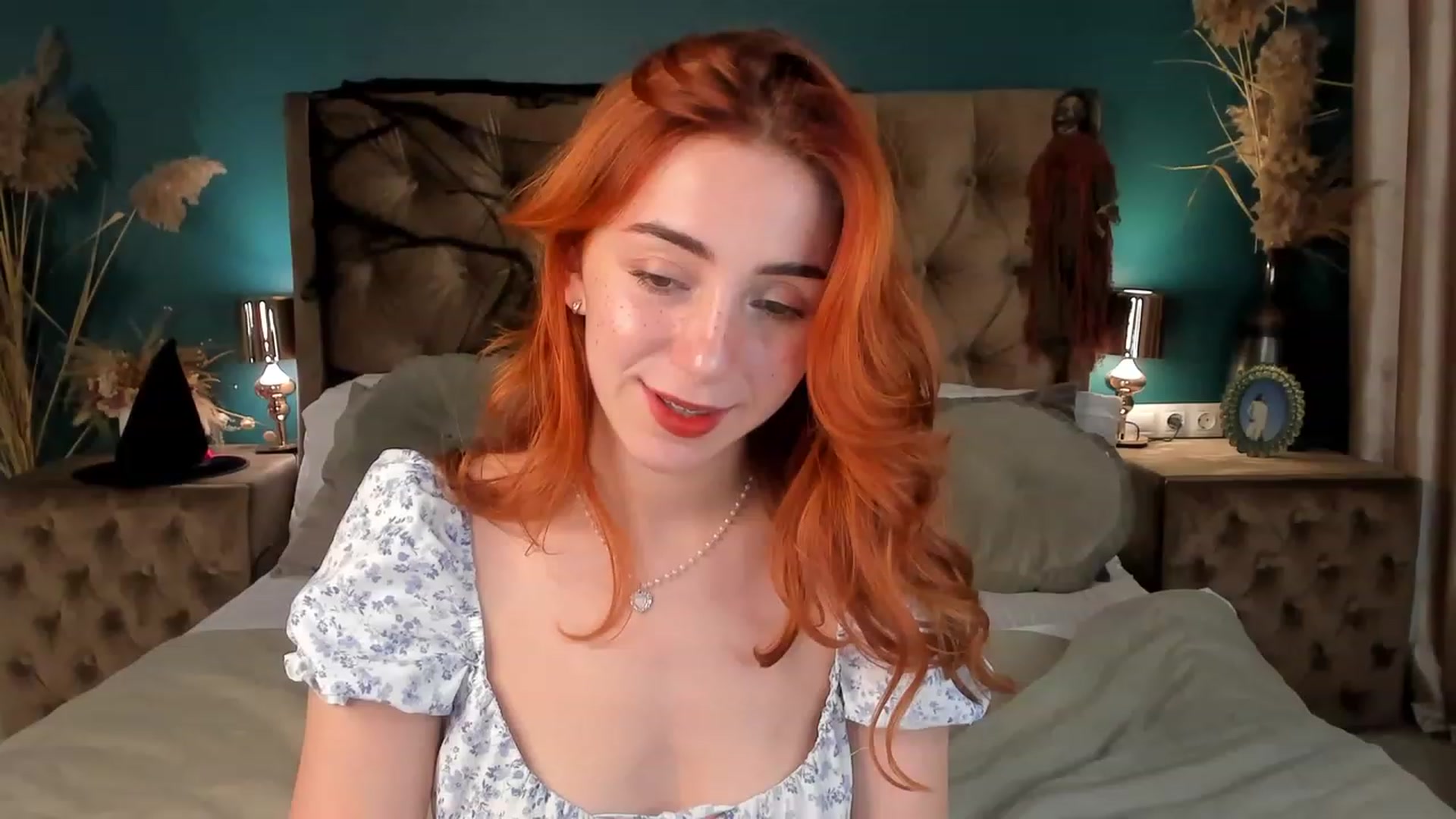 Gallery image thumbnail from ElsaYoung's myfreecams stream on, 10/26/2023, 16:05 image 11 of 20