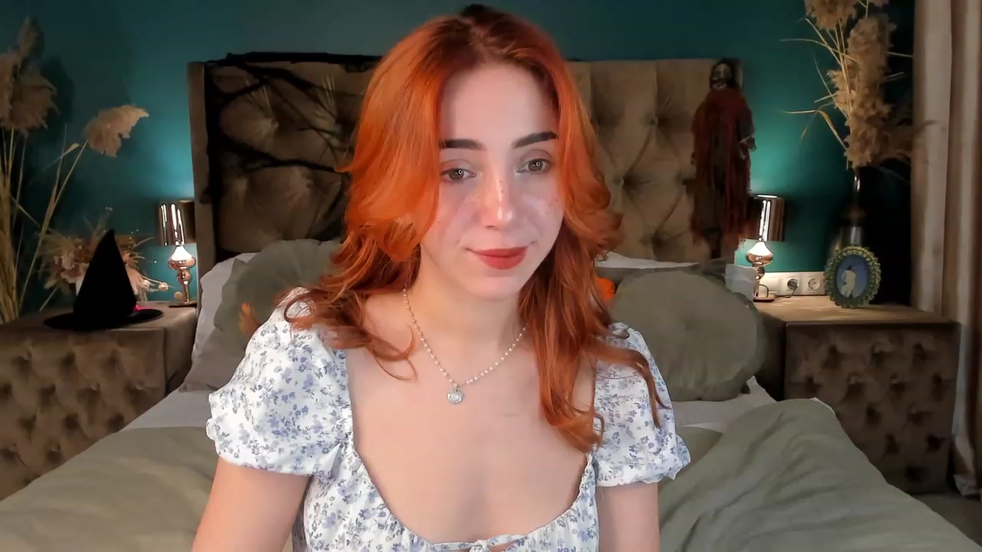 Gallery image thumbnail from ElsaYoung's myfreecams stream on, 10/26/2023, 16:05 image 18 of 20