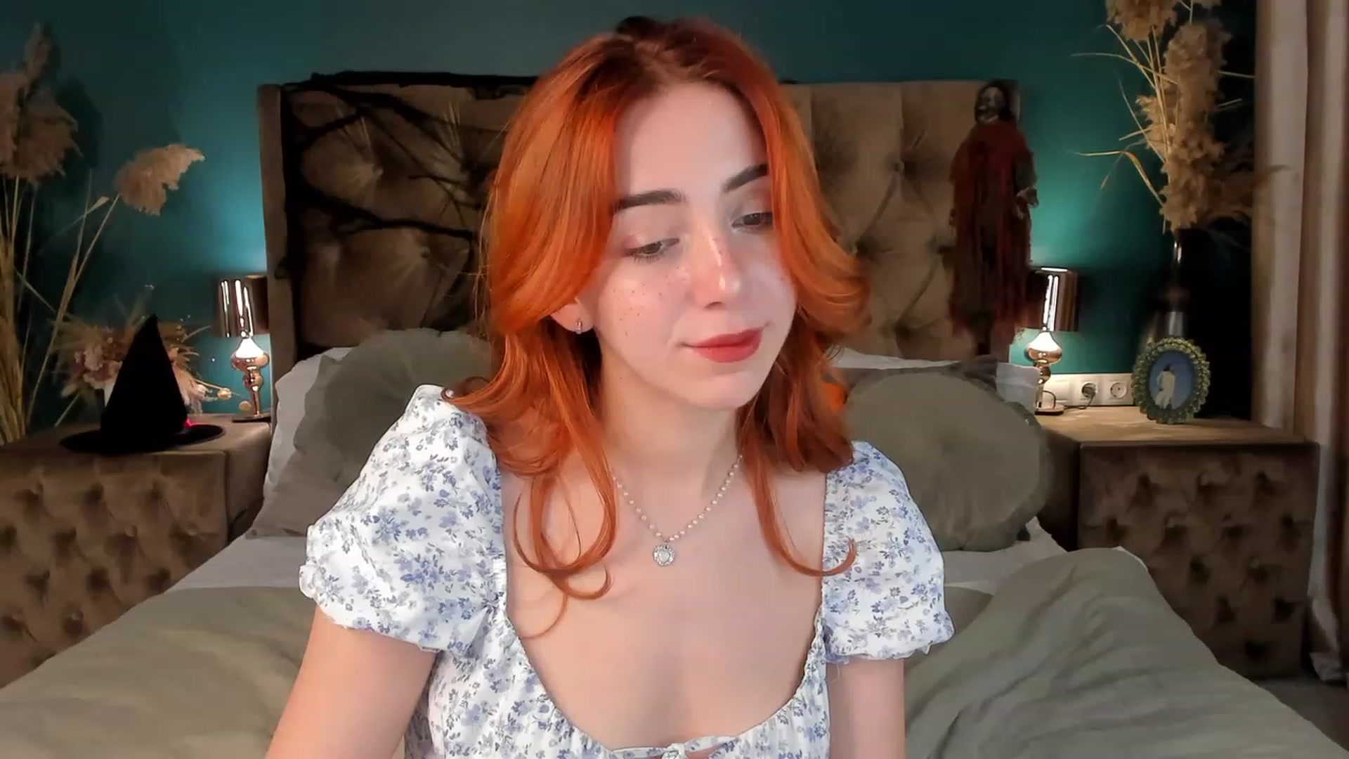Gallery image thumbnail from ElsaYoung's myfreecams stream on, 10/26/2023, 16:05 image 17 of 20