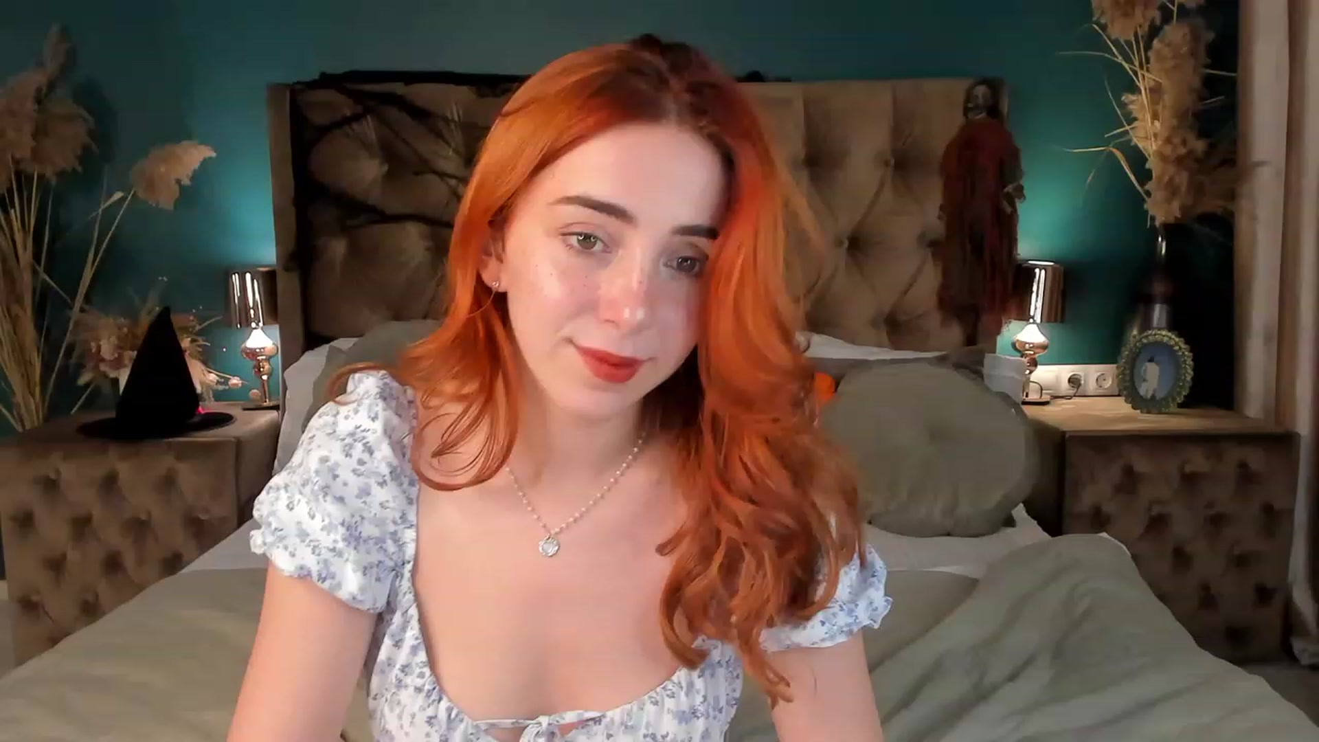 Gallery image thumbnail from ElsaYoung's myfreecams stream on, 10/26/2023, 16:05 image 15 of 20