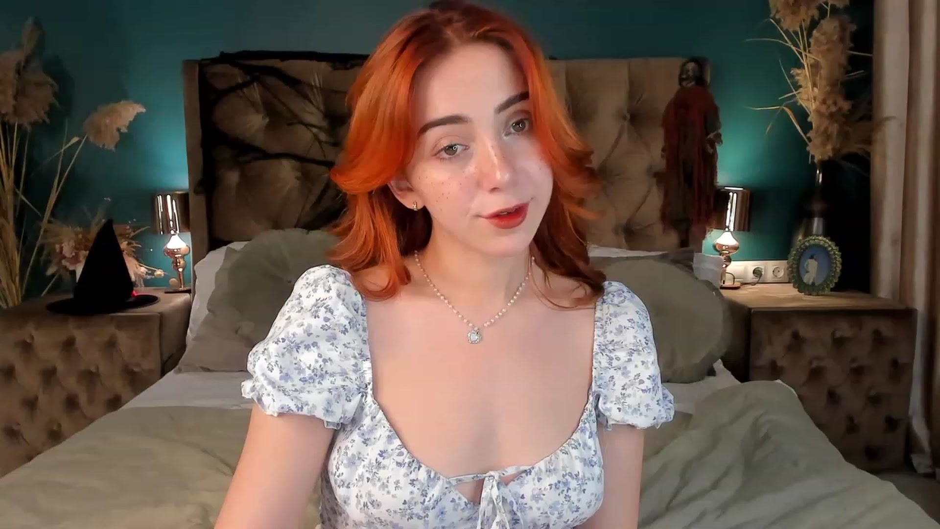 Gallery image thumbnail from ElsaYoung's myfreecams stream on, 10/26/2023, 16:05 image 4 of 20