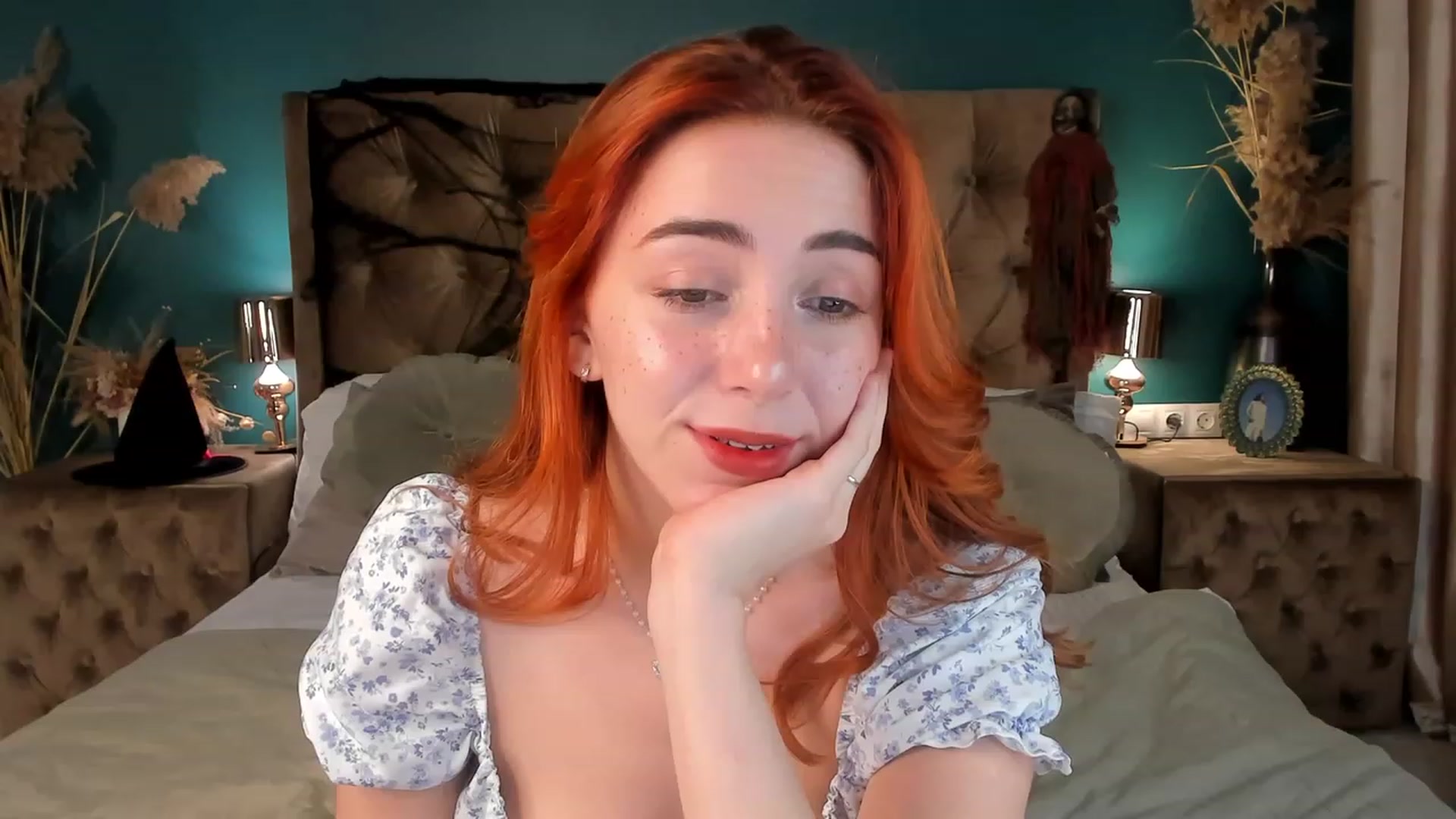 Gallery image thumbnail from ElsaYoung's myfreecams stream on, 10/26/2023, 16:05 image 8 of 20
