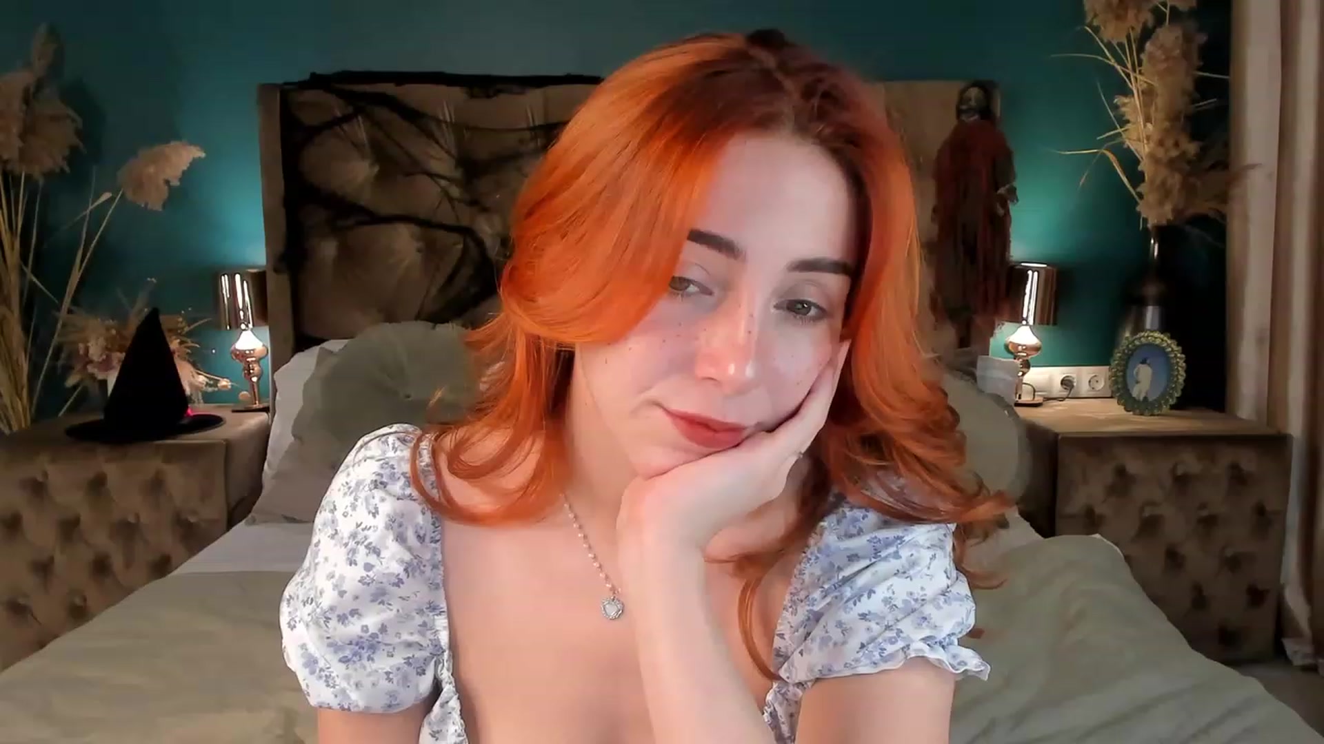 Gallery image thumbnail from ElsaYoung's myfreecams stream on, 10/26/2023, 16:05 image 7 of 20