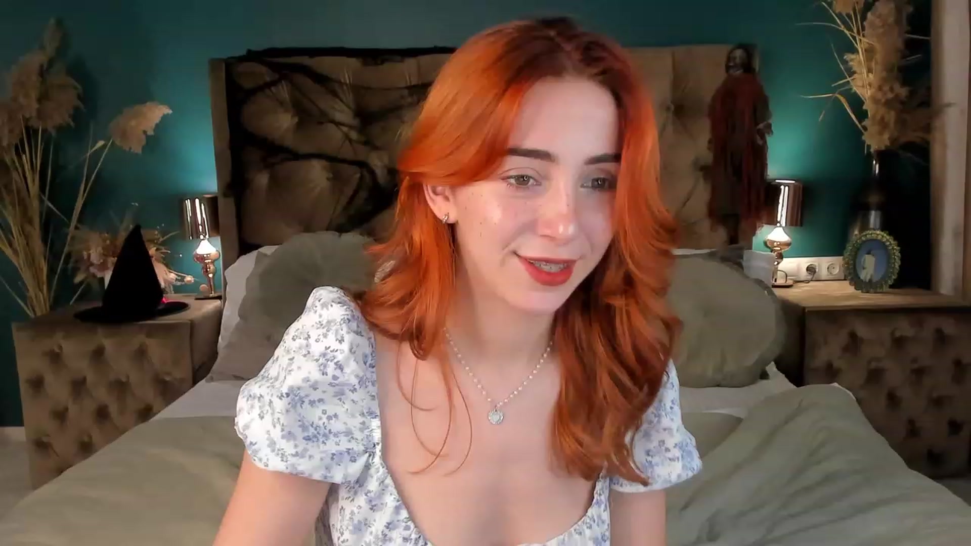 Gallery image thumbnail from ElsaYoung's myfreecams stream on, 10/26/2023, 16:40 image 9 of 20