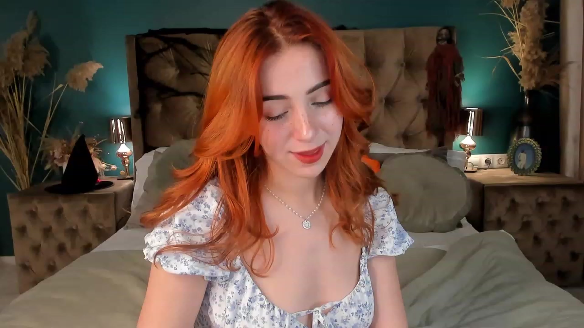 Gallery image thumbnail from ElsaYoung's myfreecams stream on, 10/26/2023, 16:40 image 3 of 20