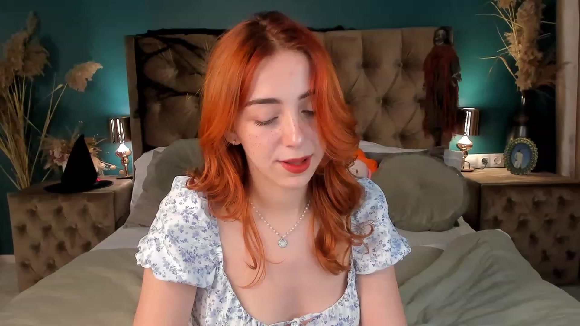 Gallery image thumbnail from ElsaYoung's myfreecams stream on, 10/26/2023, 16:40 image 7 of 20