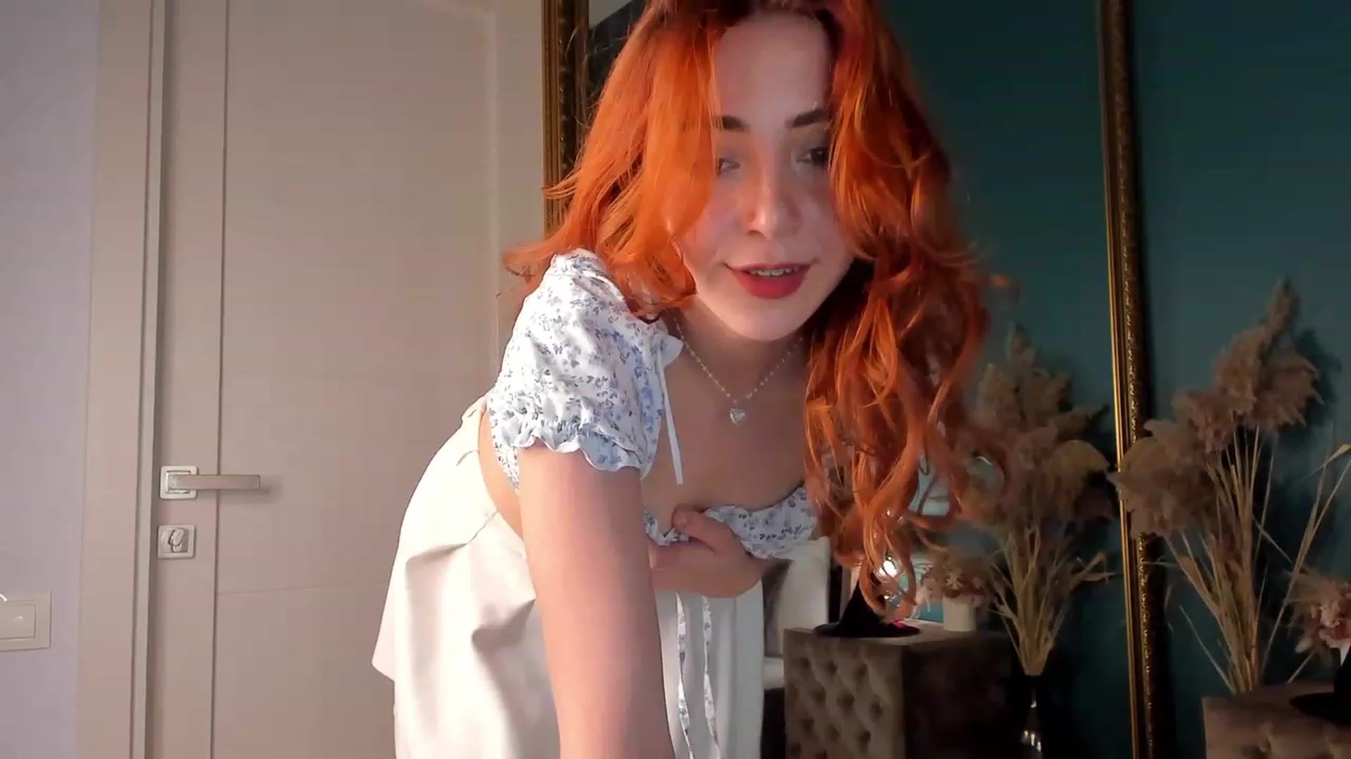 Gallery image thumbnail from ElsaYoung's myfreecams stream on, 10/26/2023, 19:08 image 4 of 20
