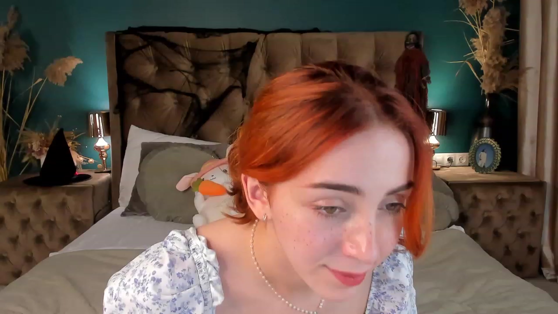 Gallery image thumbnail from ElsaYoung's myfreecams stream on, 10/26/2023, 19:08 image 19 of 20