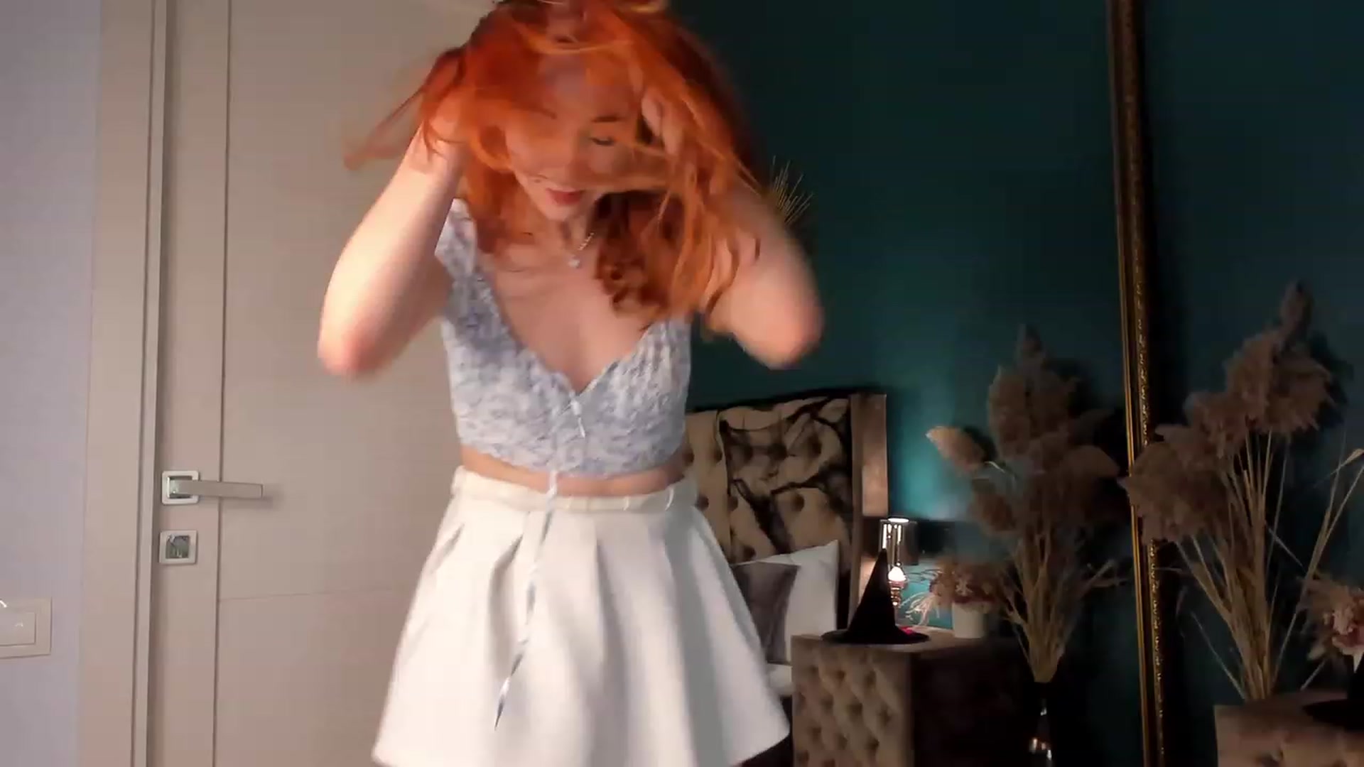 Gallery image thumbnail from ElsaYoung's myfreecams stream on, 10/26/2023, 19:08 image 2 of 20