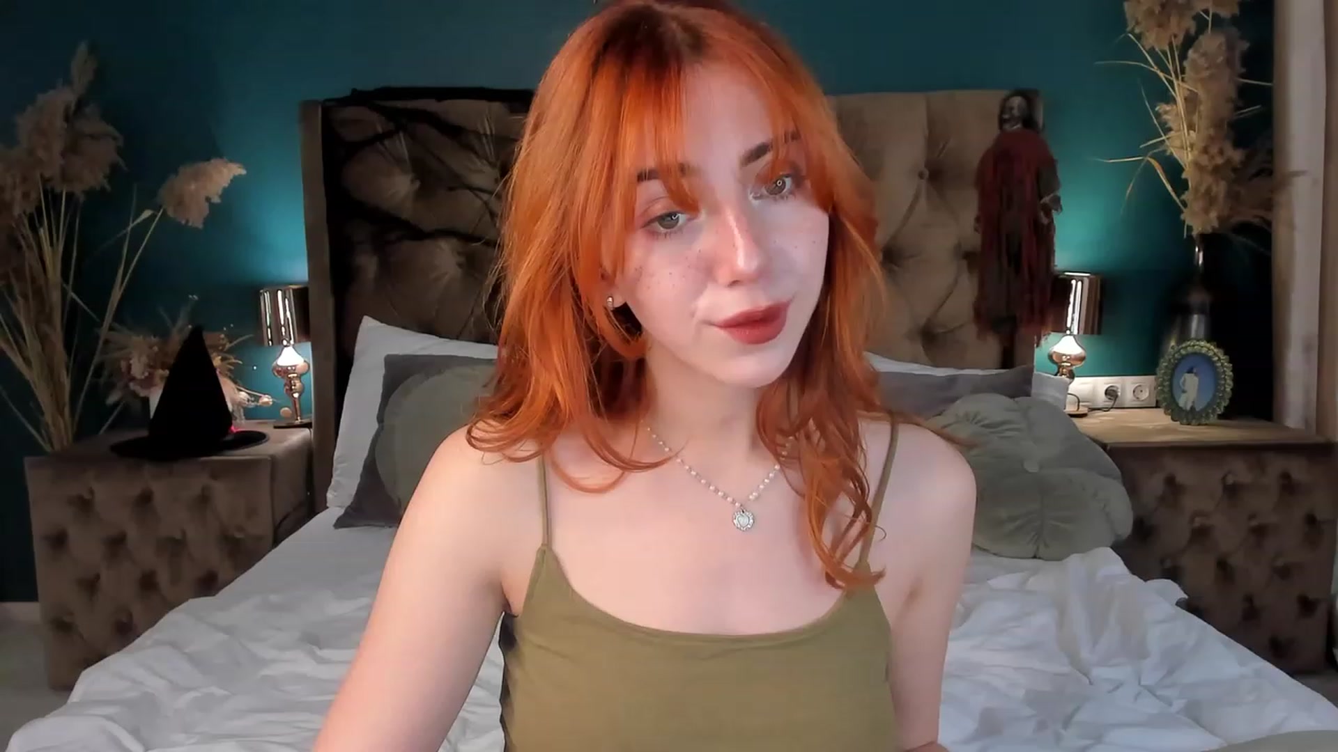 Gallery image thumbnail from ElsaYoung's myfreecams stream on, 10/27/2023, 12:59 image 10 of 20