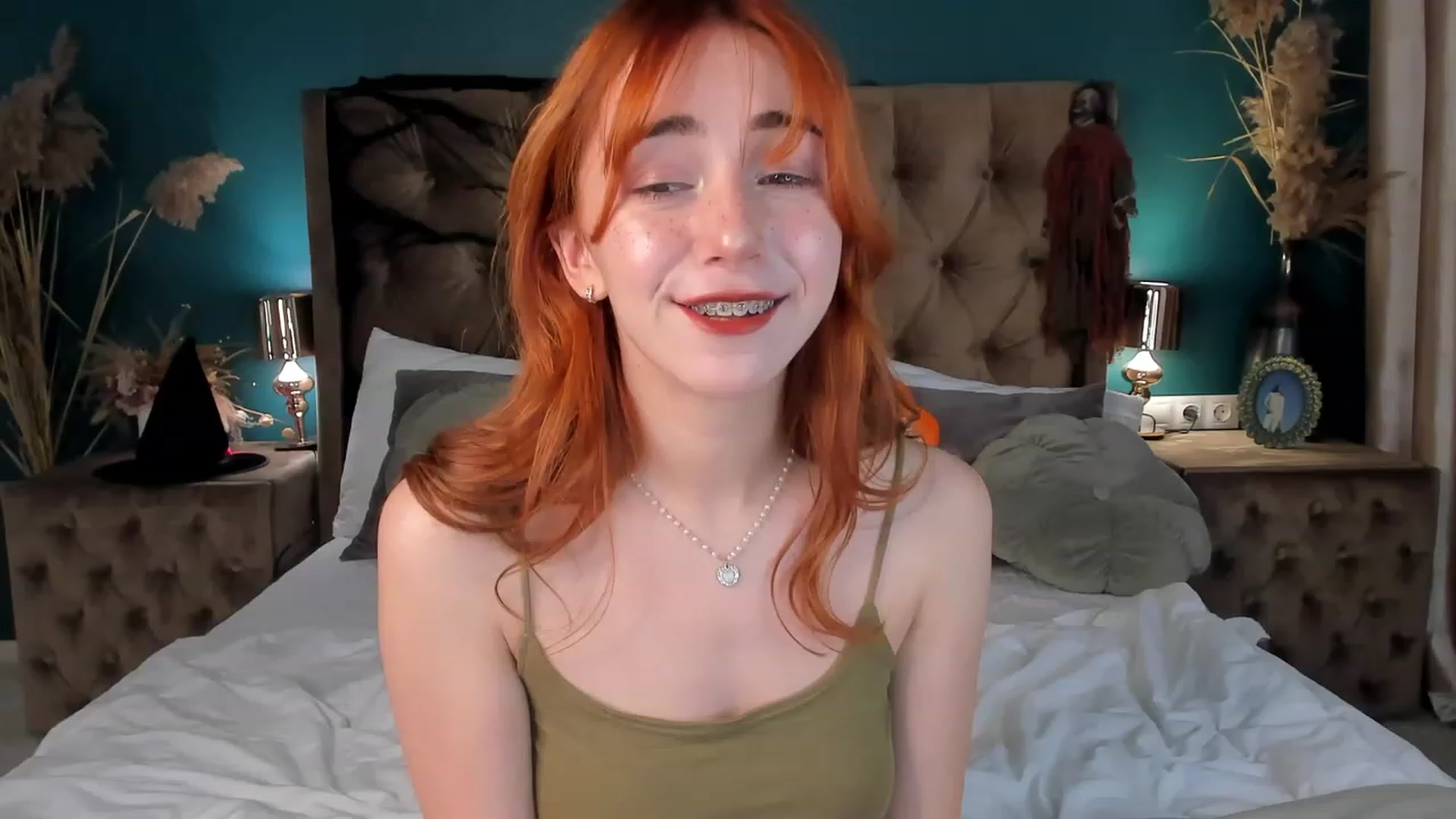 Gallery image thumbnail from ElsaYoung's myfreecams stream on, 10/27/2023, 12:59 image 17 of 20