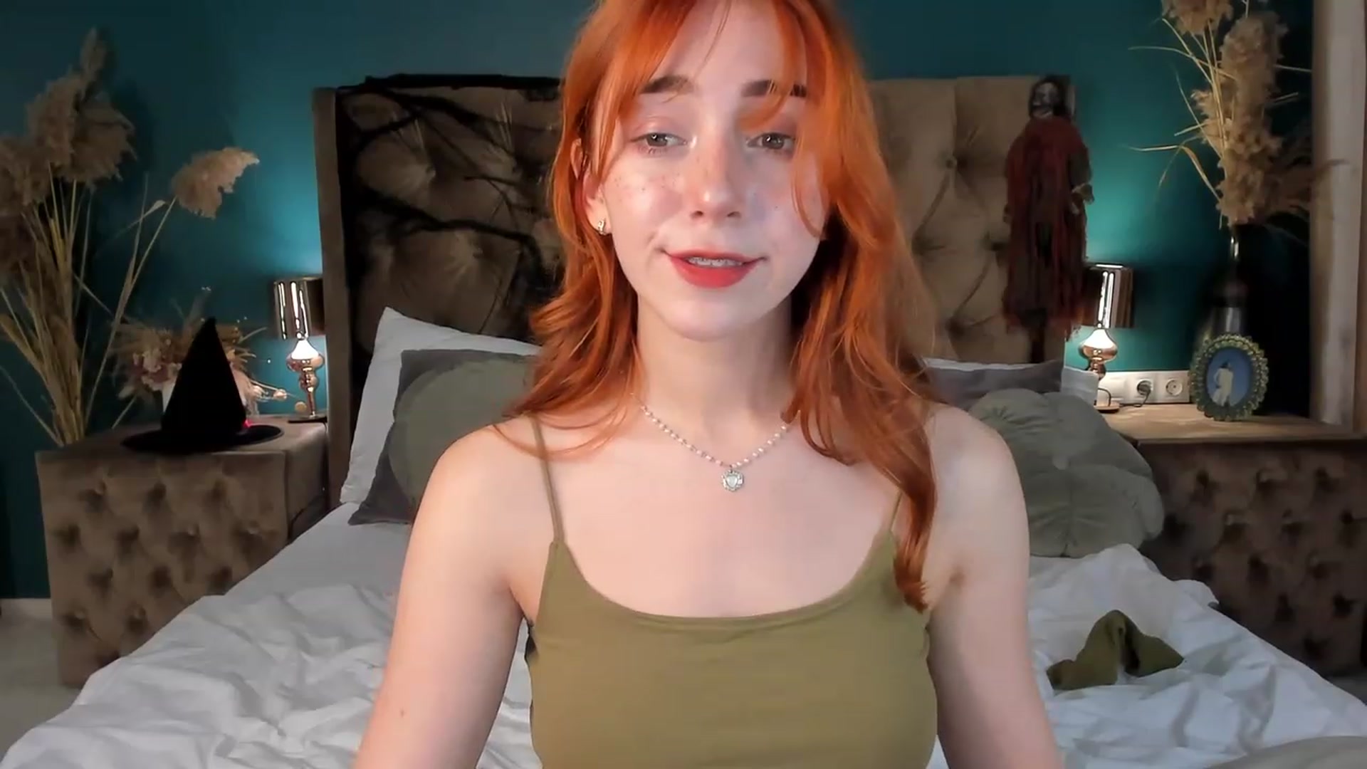 Gallery image thumbnail from ElsaYoung's myfreecams stream on, 10/27/2023, 13:52 image 15 of 20