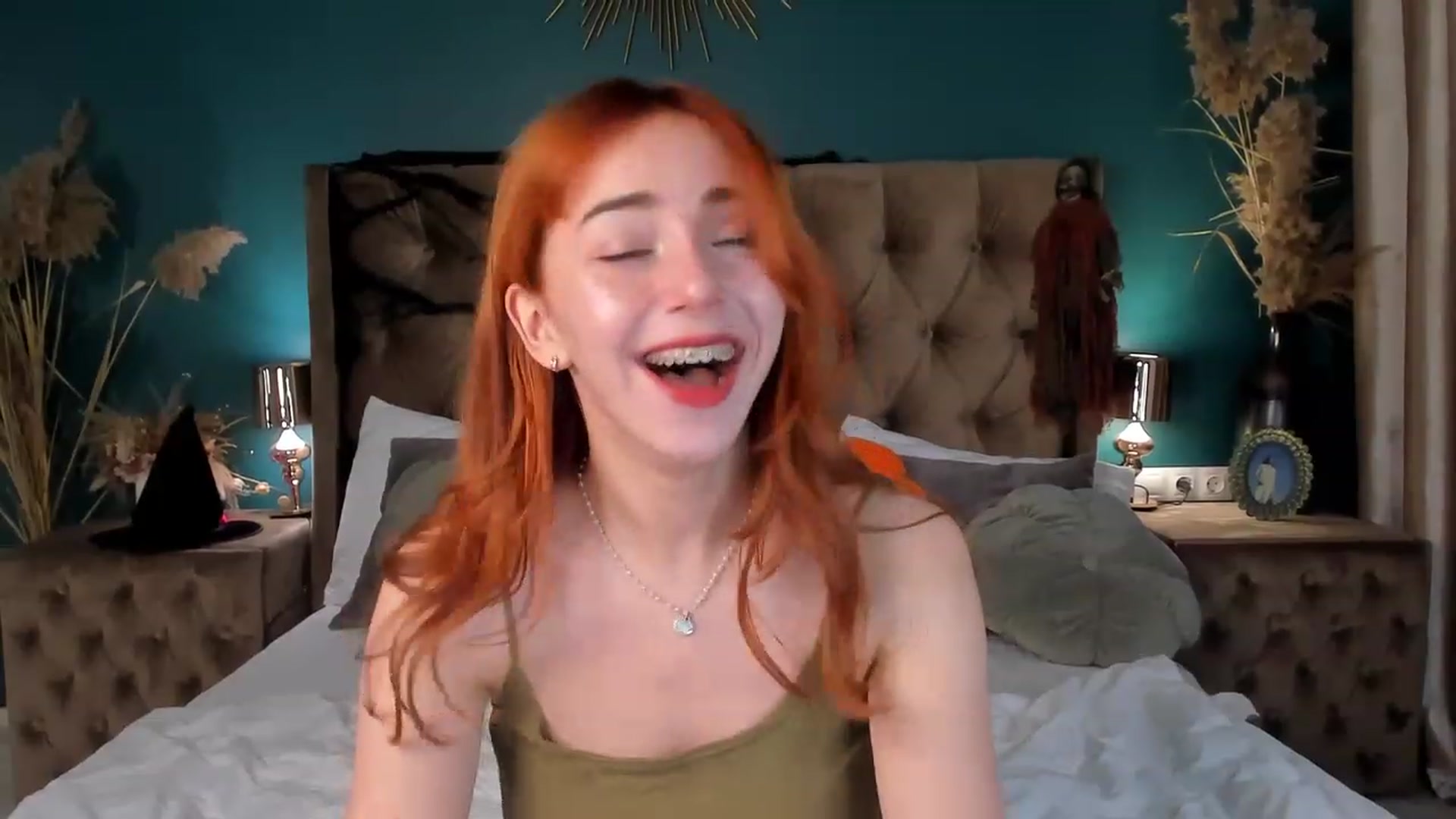 Gallery image thumbnail from ElsaYoung's myfreecams stream on, 10/27/2023, 13:52 image 6 of 20