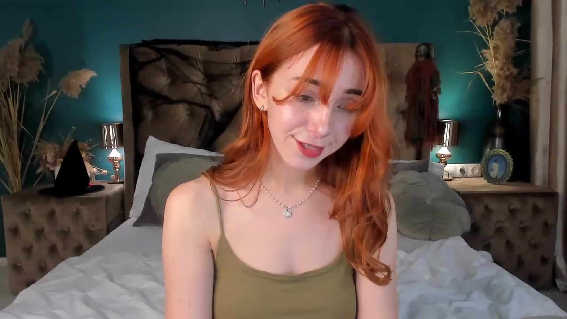 Gallery image thumbnail from ElsaYoung's myfreecams stream on, 10/27/2023, 13:52 image 10 of 20