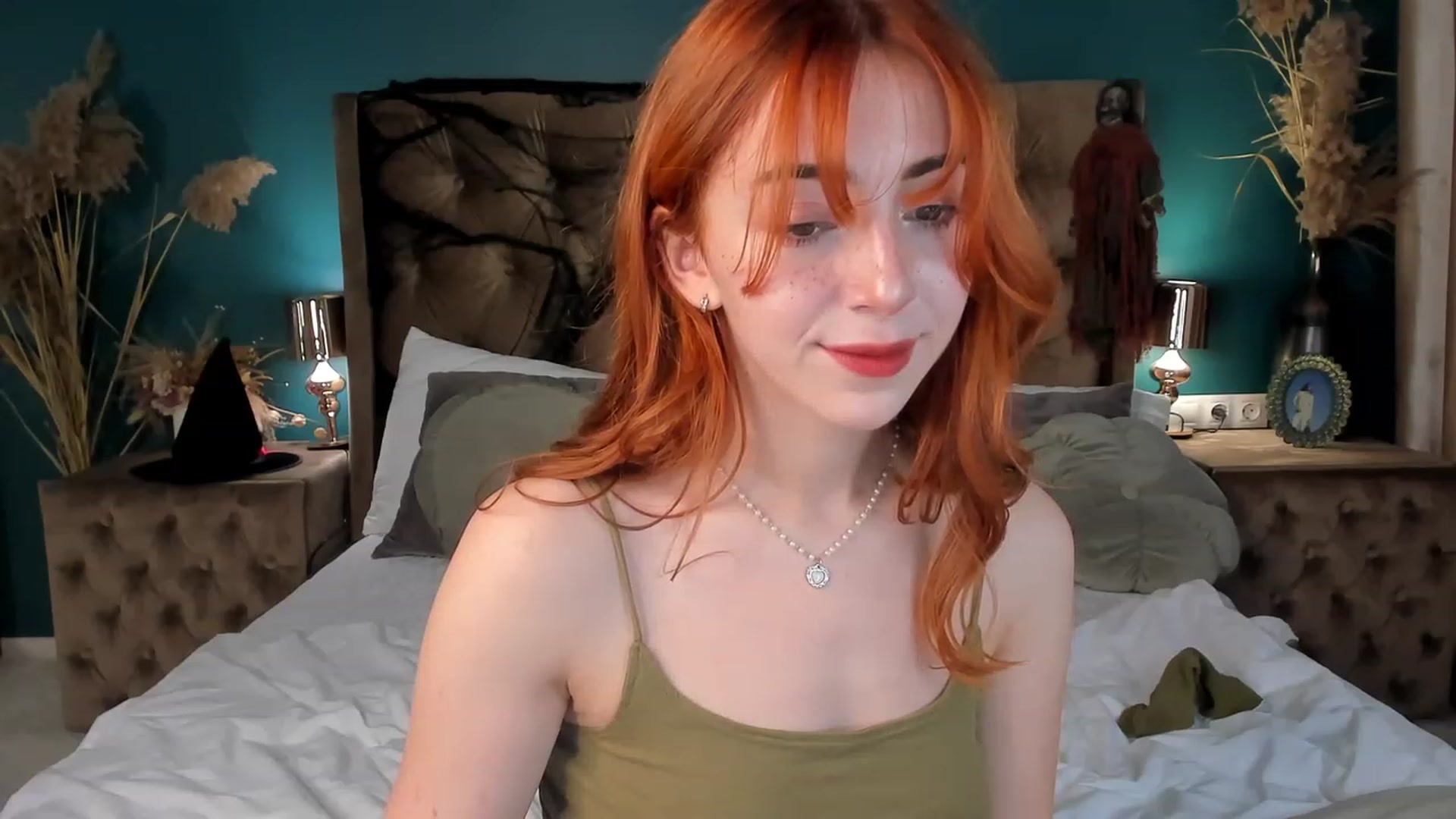 Gallery image thumbnail from ElsaYoung's myfreecams stream on, 10/27/2023, 13:52 image 12 of 20