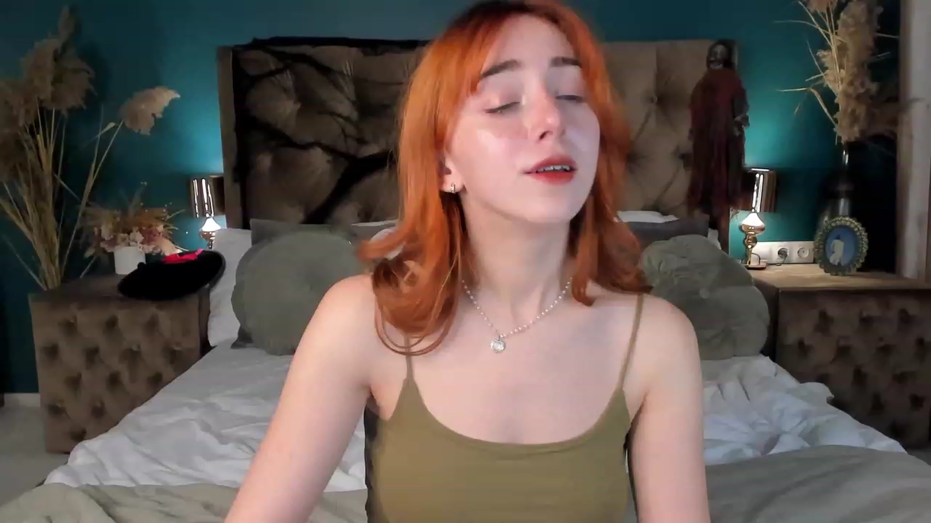 Gallery image thumbnail from ElsaYoung's myfreecams stream on, 10/27/2023, 15:39 image 6 of 20