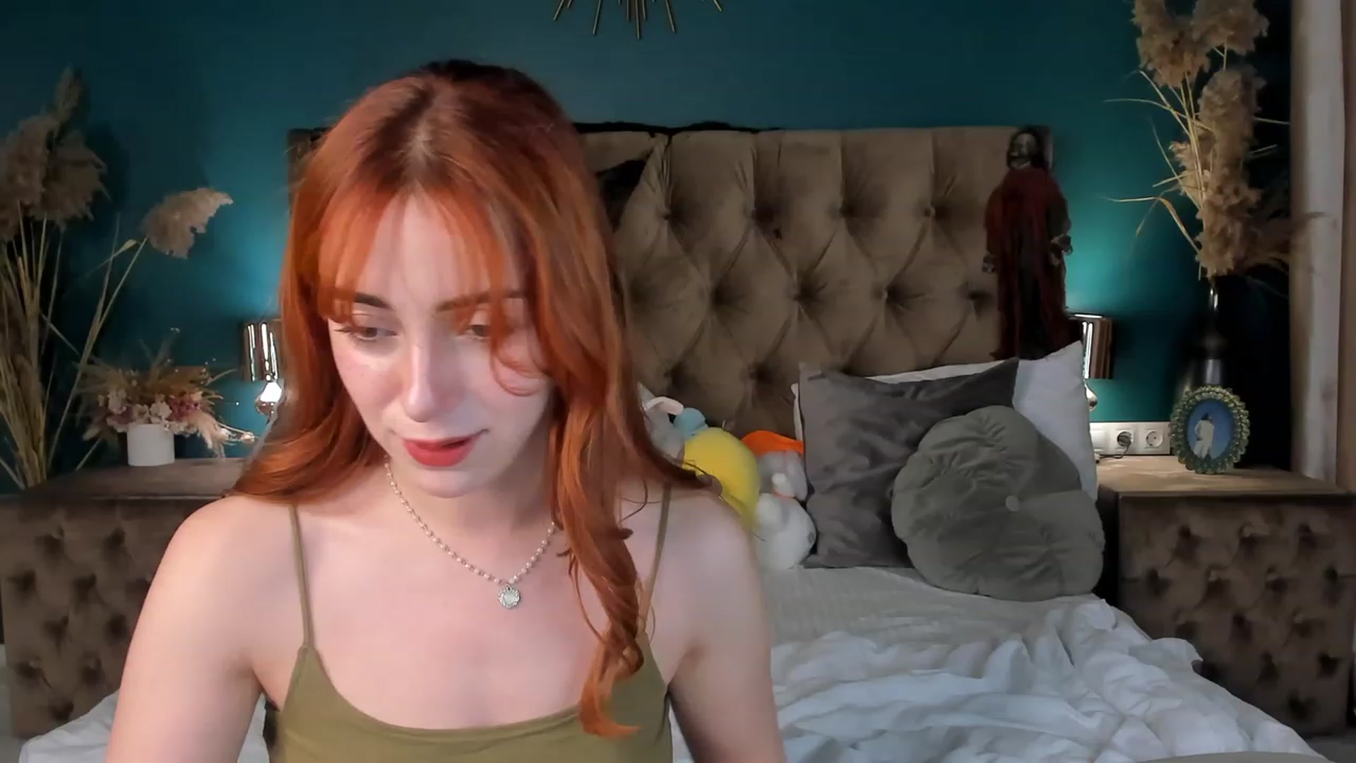 Gallery image thumbnail from ElsaYoung's myfreecams stream on, 10/27/2023, 16:20 image 13 of 20