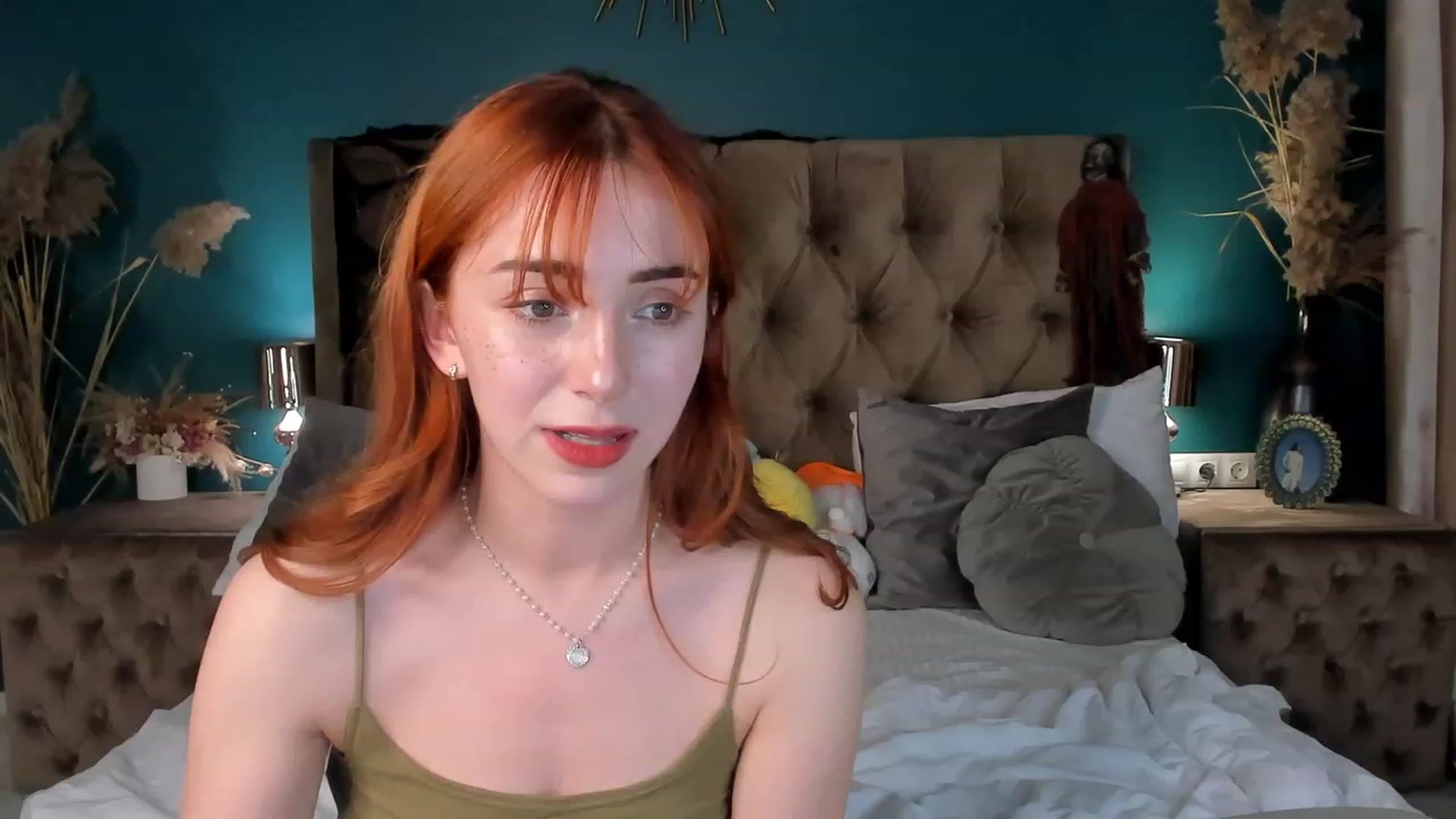 Gallery image thumbnail from ElsaYoung's myfreecams stream on, 10/27/2023, 16:20 image 15 of 20