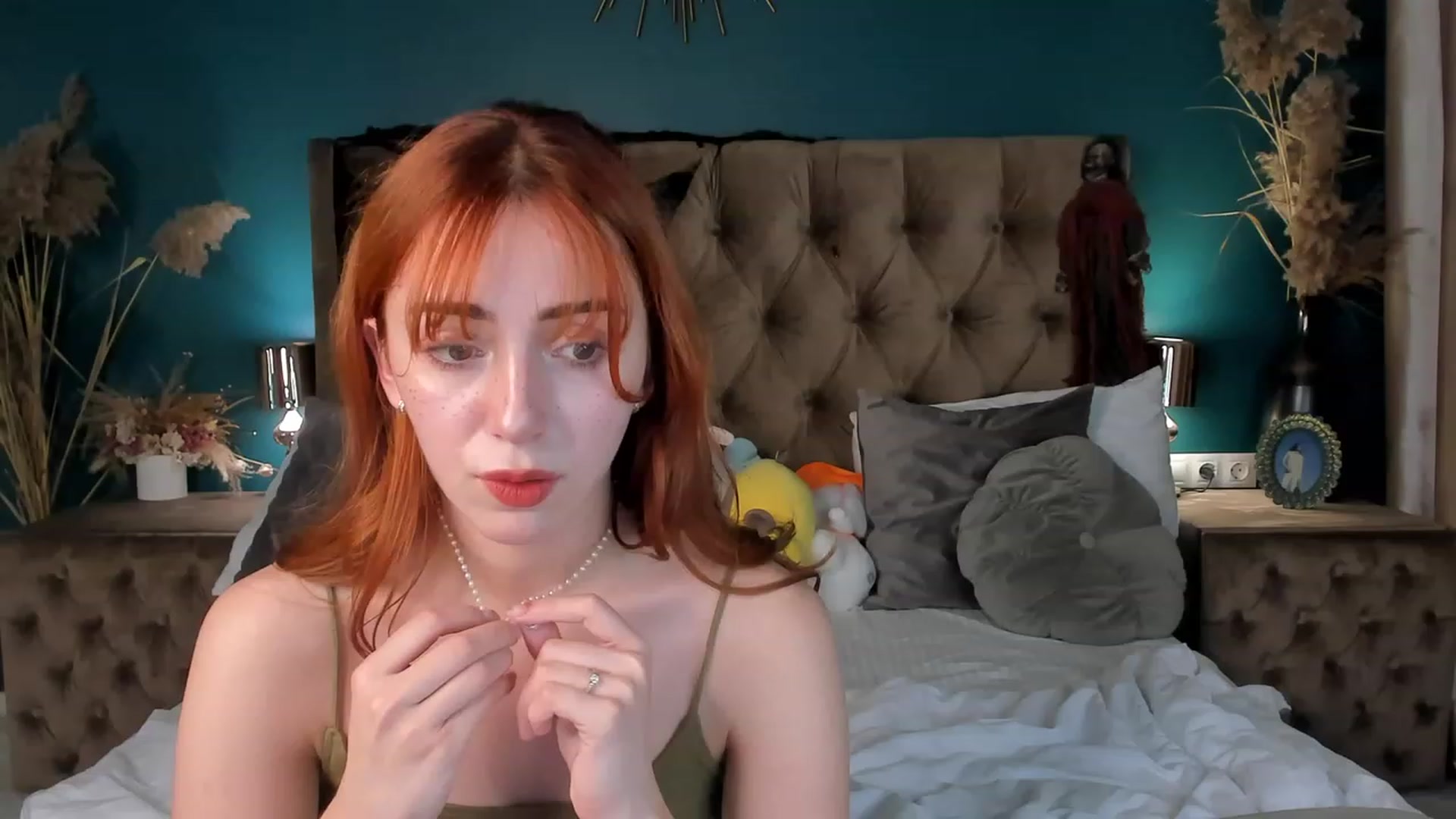Gallery image thumbnail from ElsaYoung's myfreecams stream on, 10/27/2023, 16:20 image 8 of 20