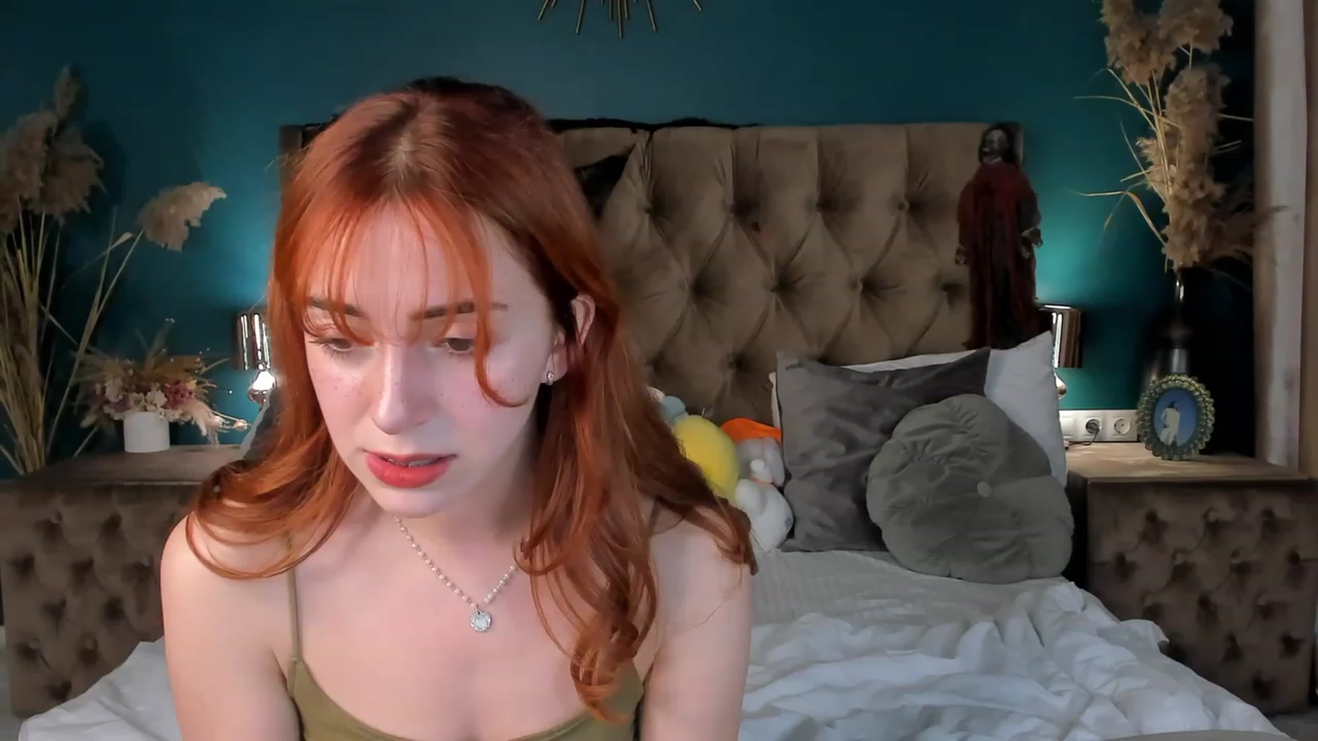 Gallery image thumbnail from ElsaYoung's myfreecams stream on, 10/27/2023, 16:20 image 10 of 20