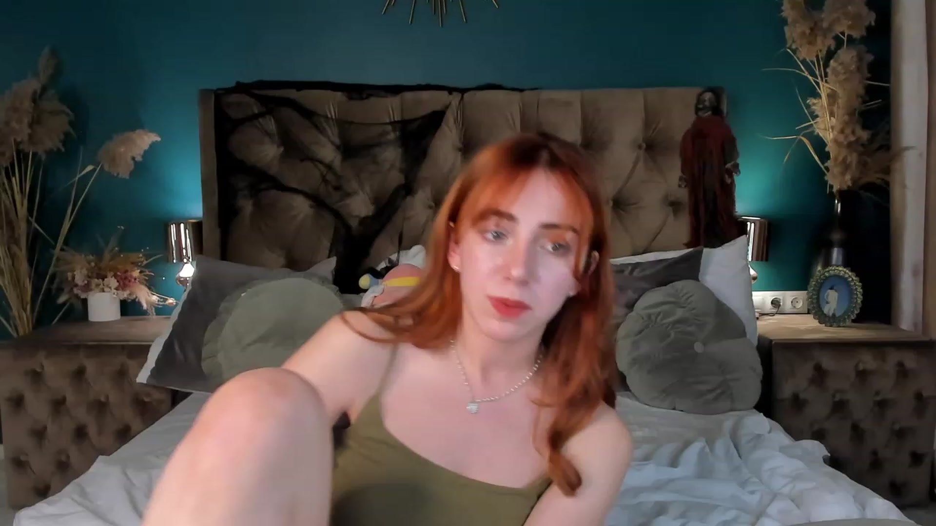 Gallery image thumbnail from ElsaYoung's myfreecams stream on, 10/27/2023, 16:20 image 5 of 20
