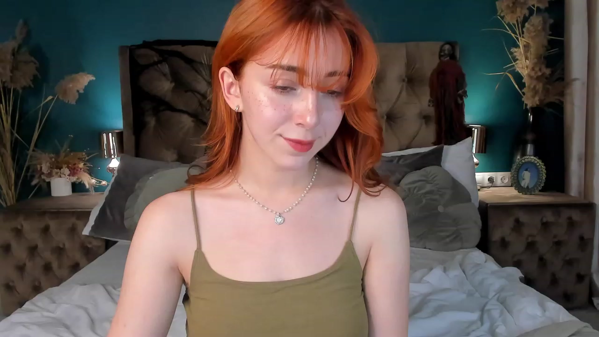 Gallery image thumbnail from ElsaYoung's myfreecams stream on, 10/27/2023, 17:28 image 17 of 20