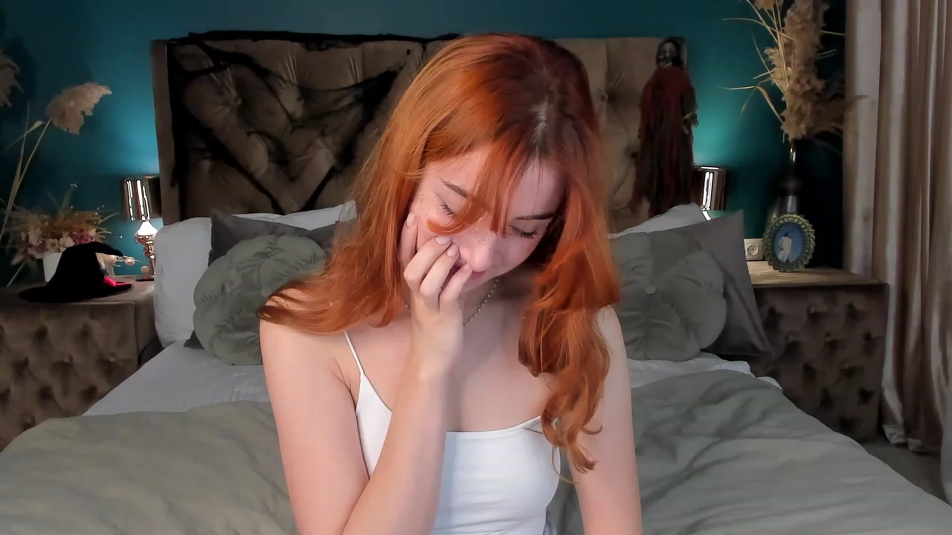 Gallery image thumbnail from ElsaYoung's myfreecams stream on, 10/28/2023, 05:59 image 6 of 20
