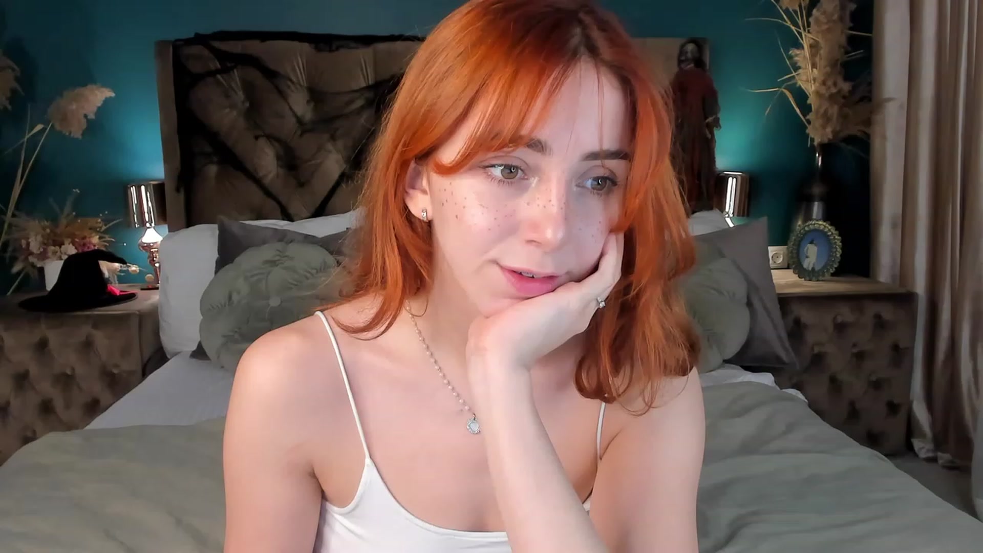 Gallery image thumbnail from ElsaYoung's myfreecams stream on, 10/28/2023, 05:59 image 17 of 20
