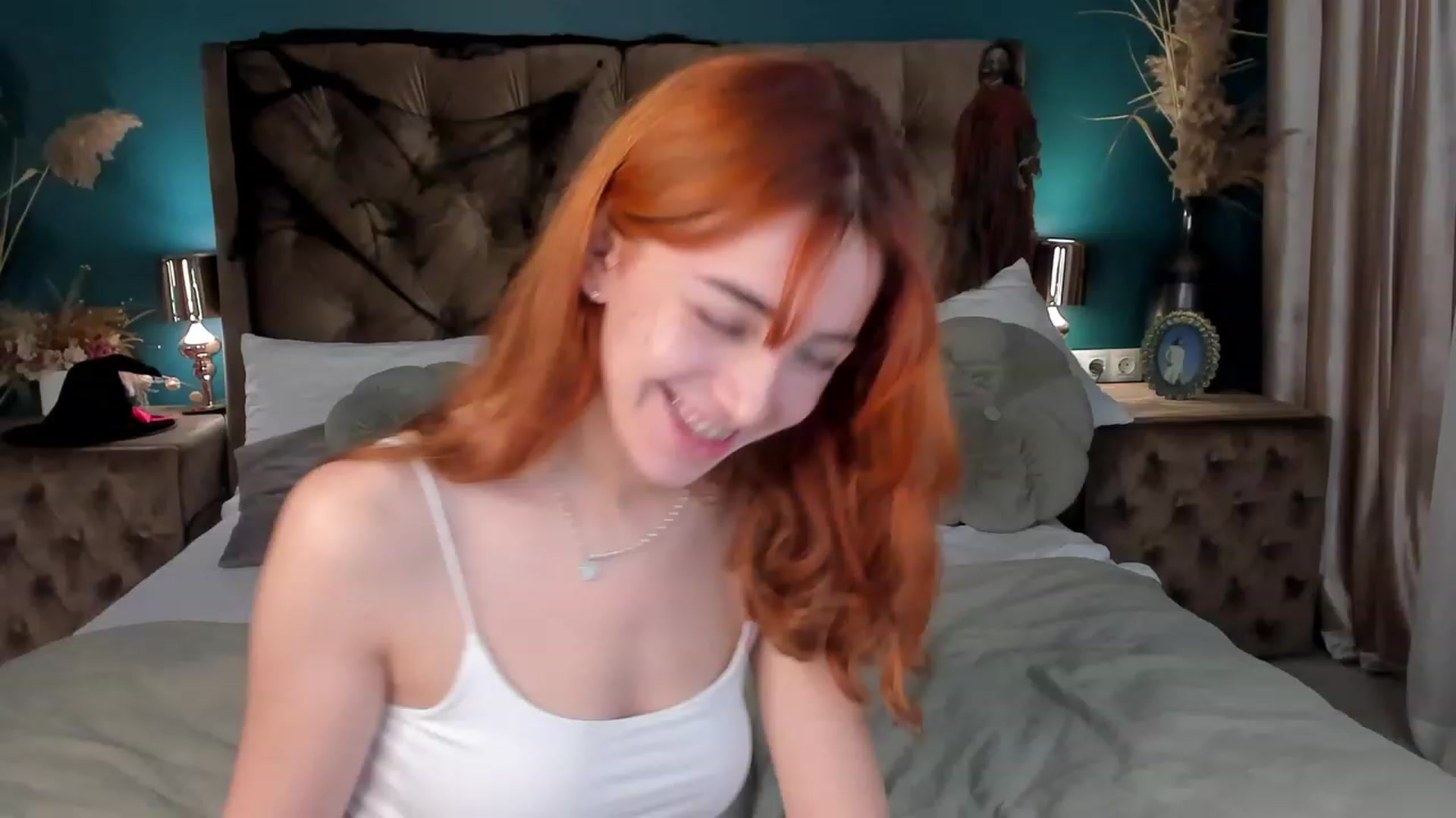 Gallery image thumbnail from ElsaYoung's myfreecams stream on, 10/28/2023, 06:44 image 17 of 20