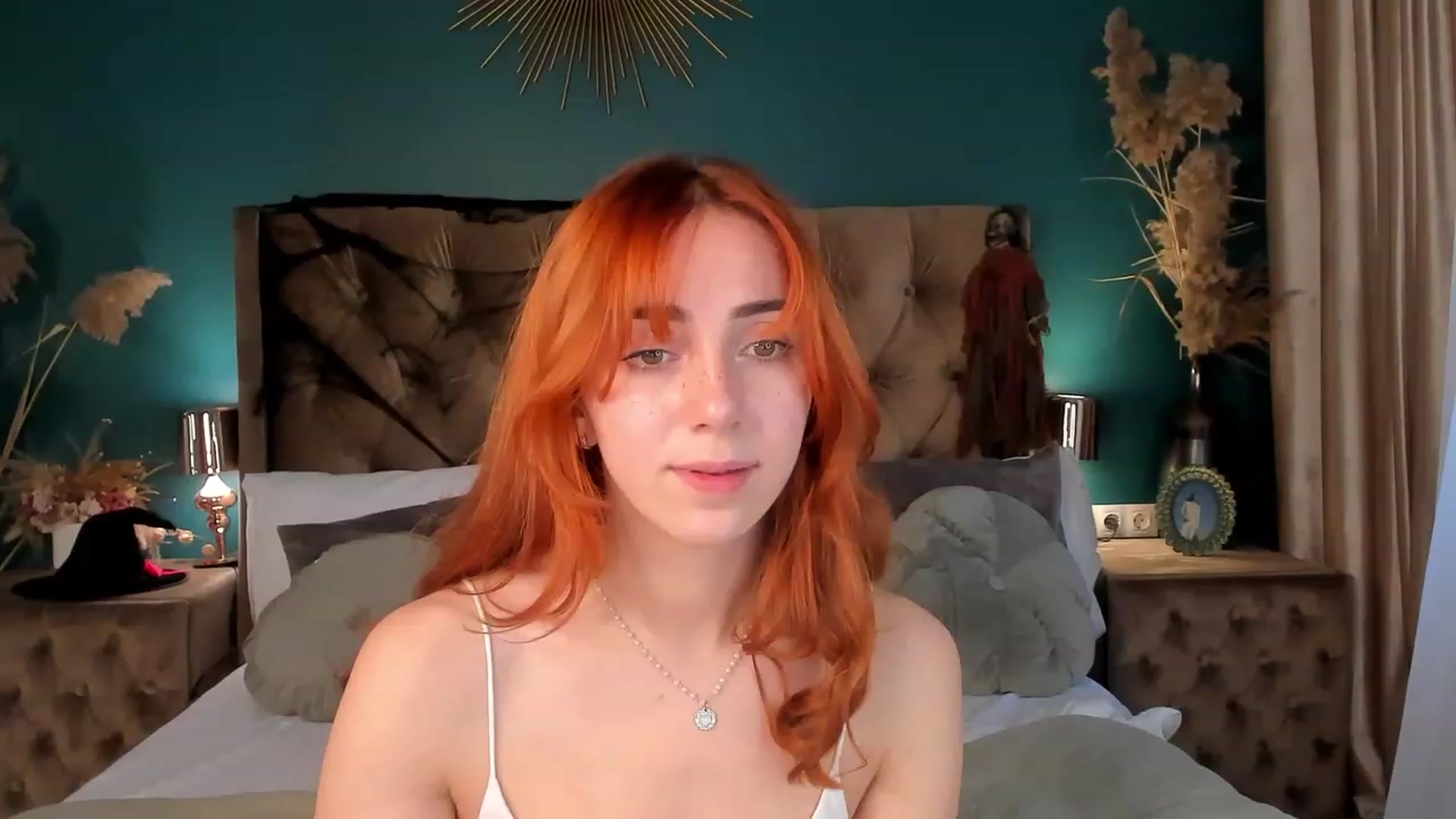 Gallery image thumbnail from ElsaYoung's myfreecams stream on, 10/28/2023, 09:11 image 3 of 20